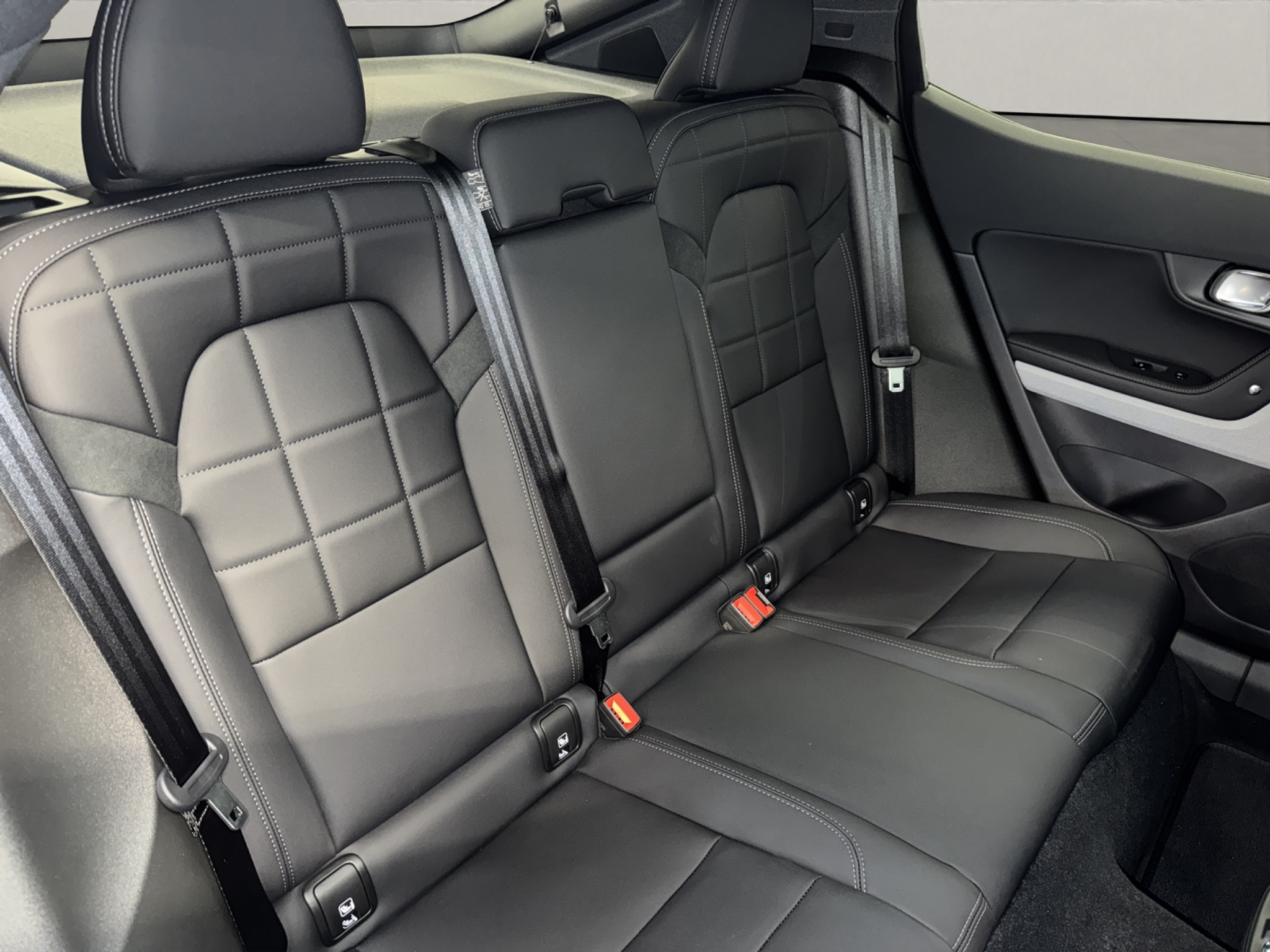 listing desktop thumbnail image 10