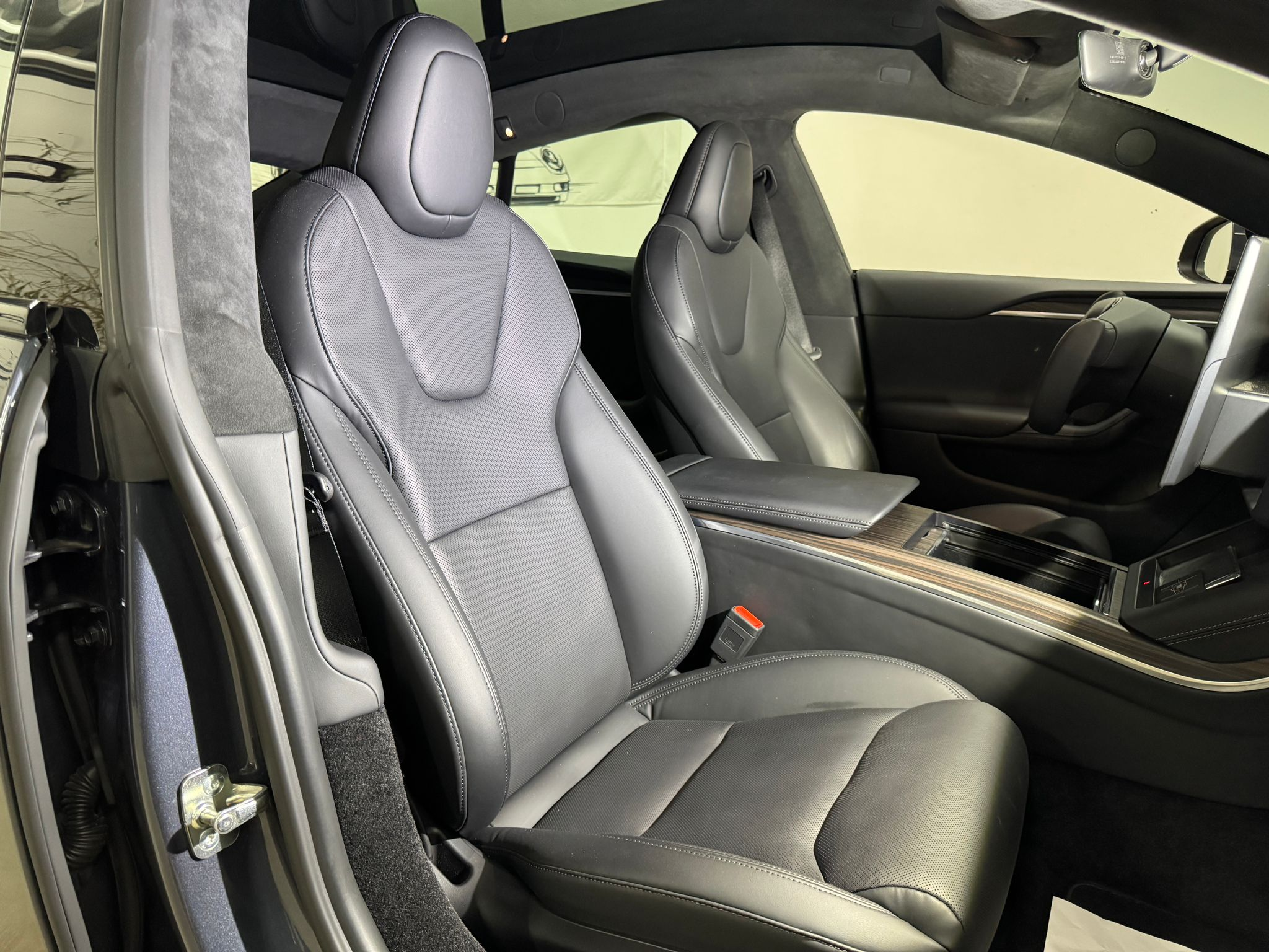 listing desktop thumbnail image 6