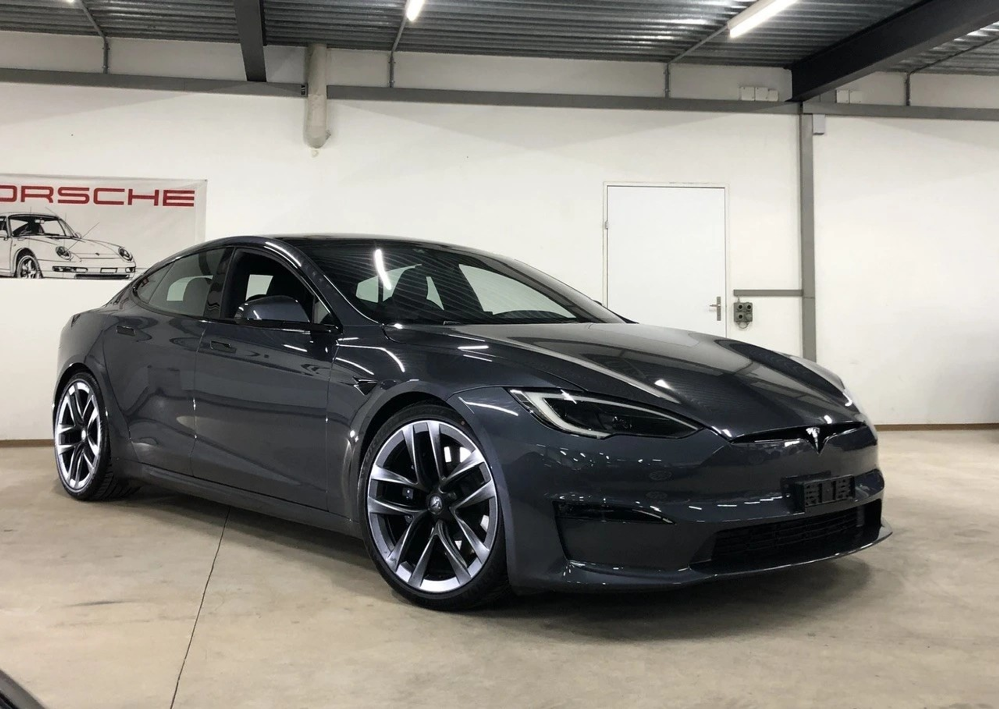 listing desktop thumbnail image 2