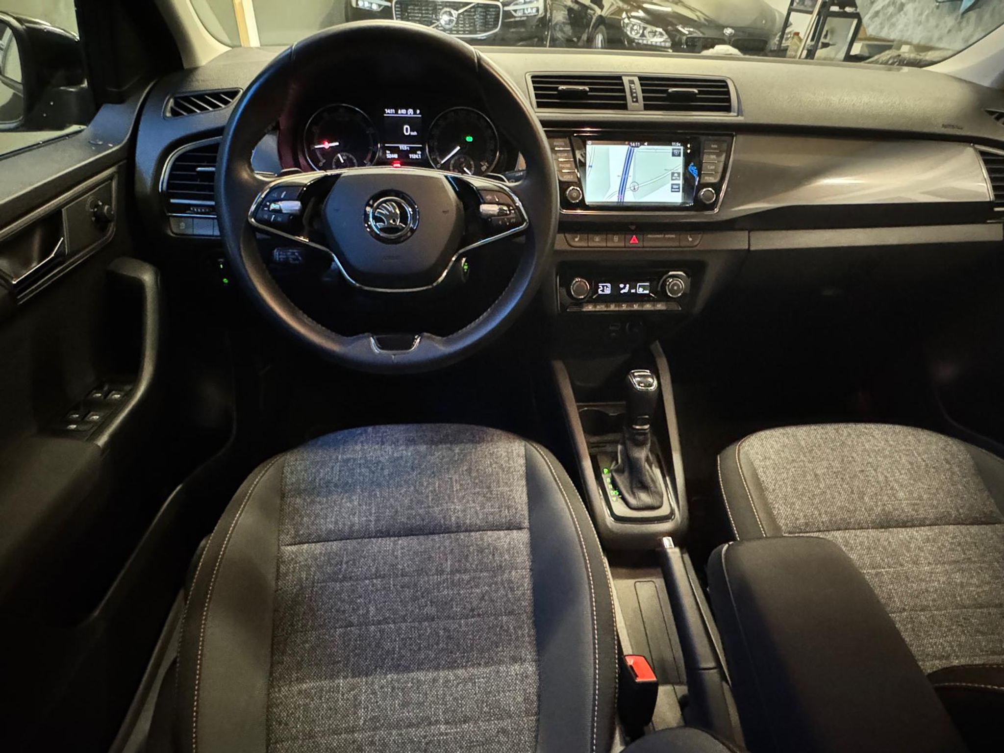 listing desktop thumbnail image 15