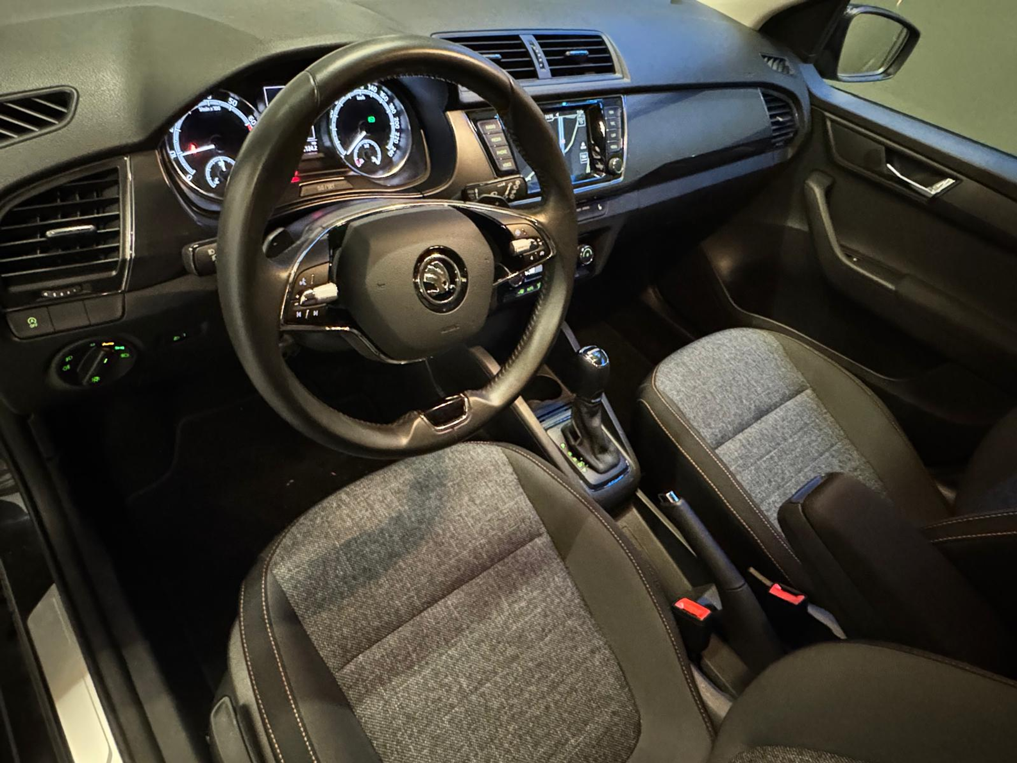 listing desktop thumbnail image 1