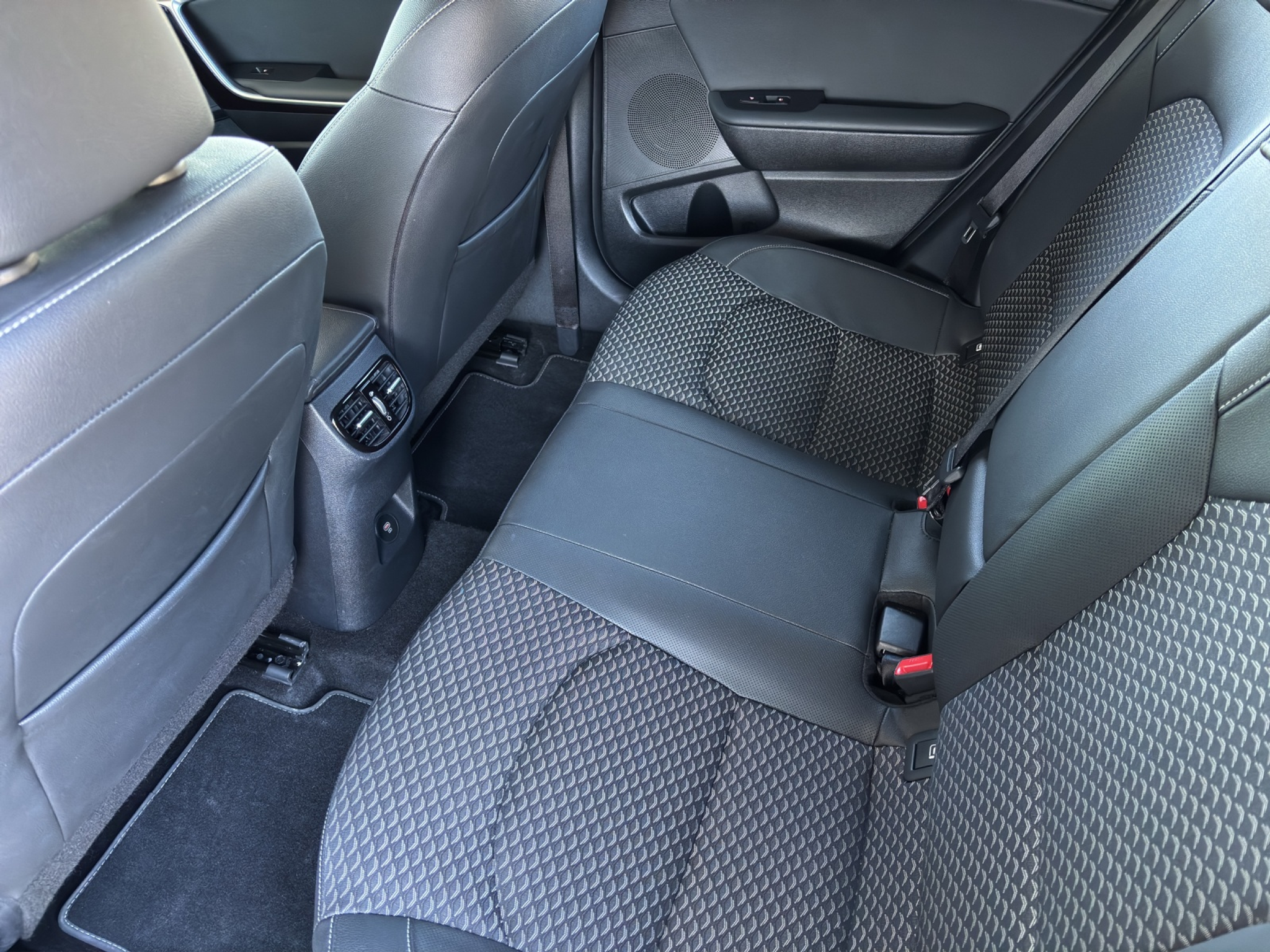 listing desktop thumbnail image 13