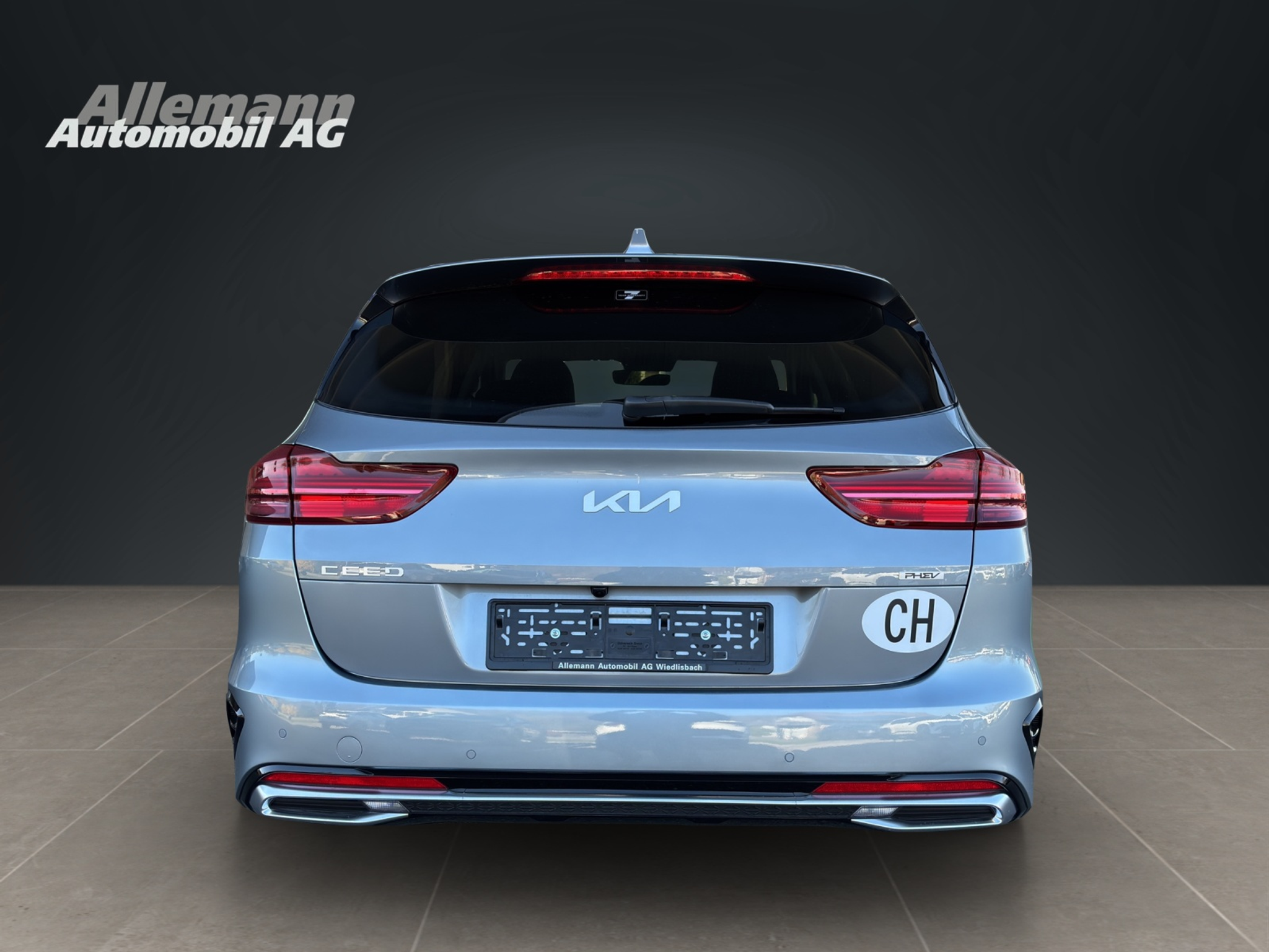 listing desktop thumbnail image 4