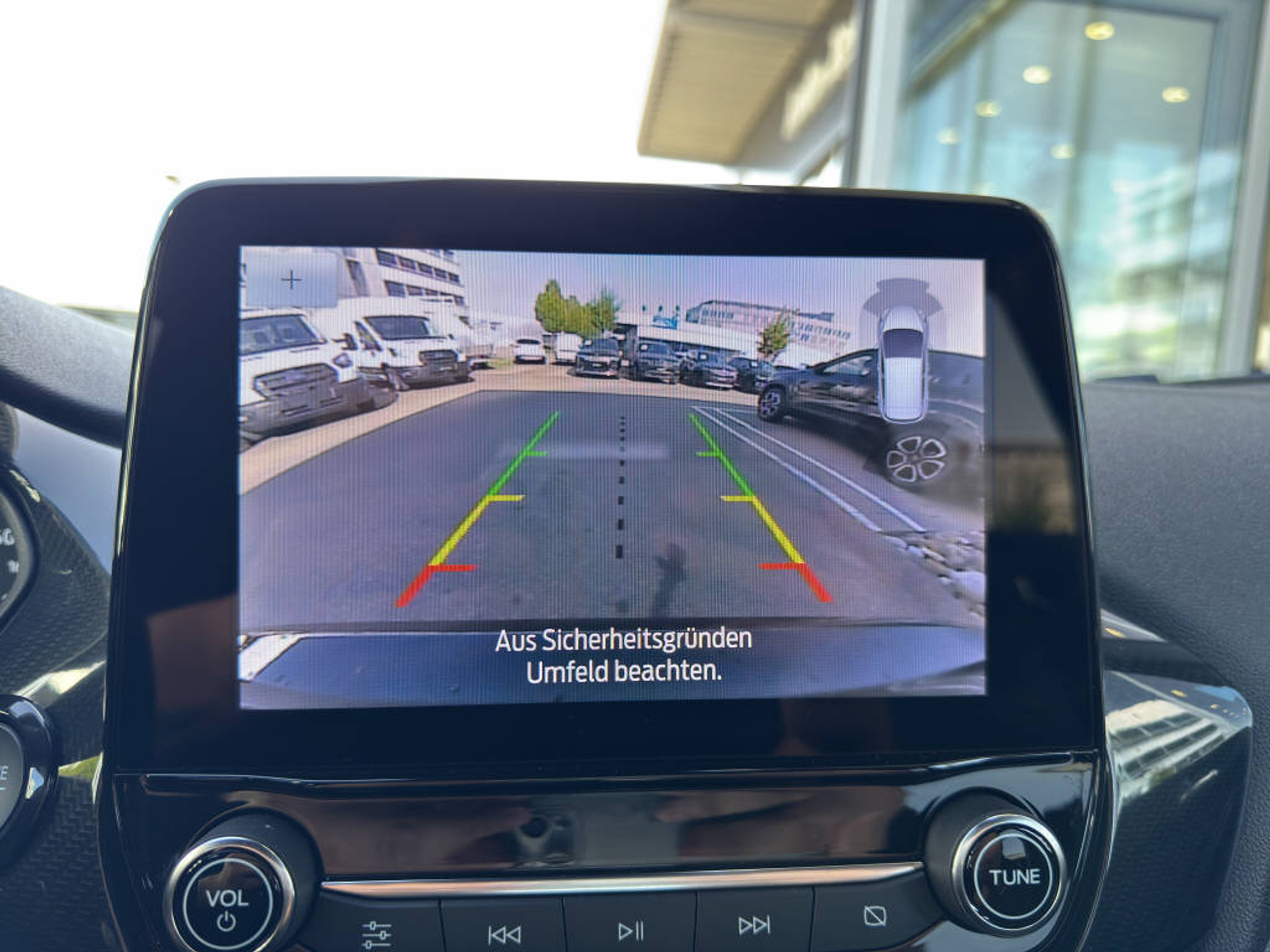 listing desktop thumbnail image 14