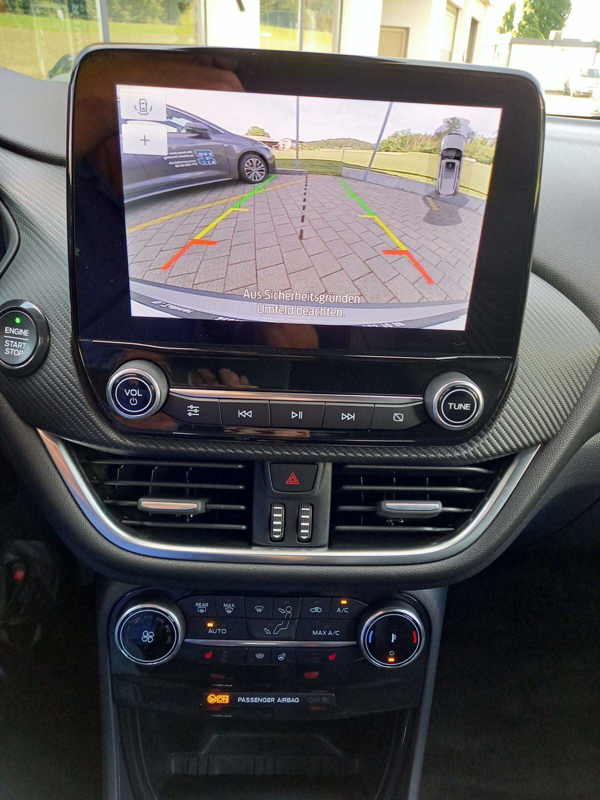 listing desktop thumbnail image 8