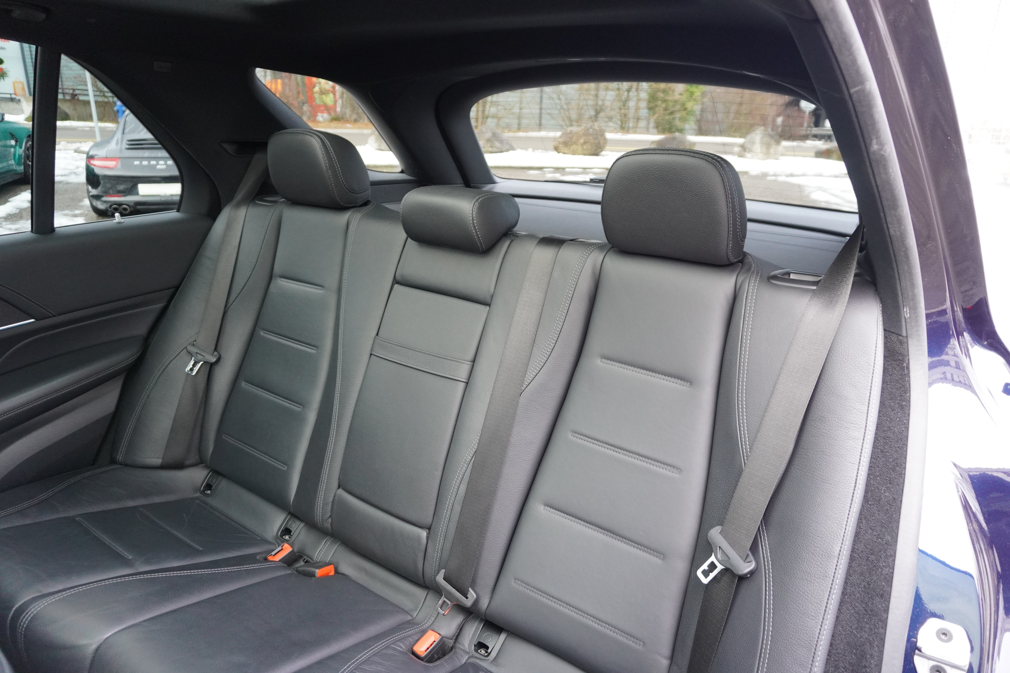 listing desktop thumbnail image 31