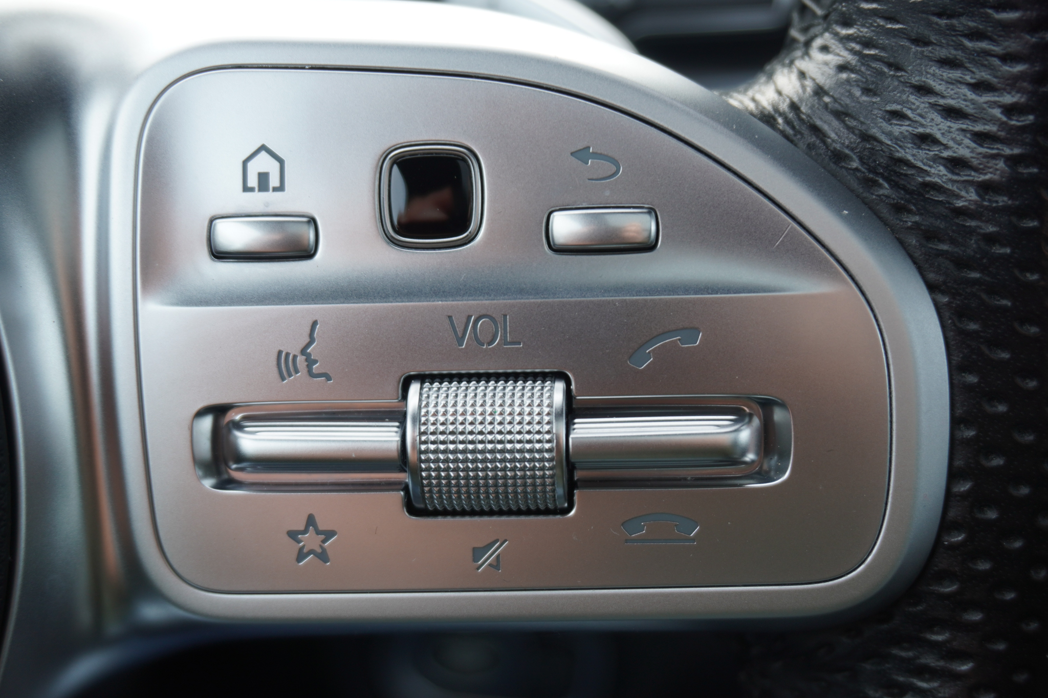 listing desktop thumbnail image 13