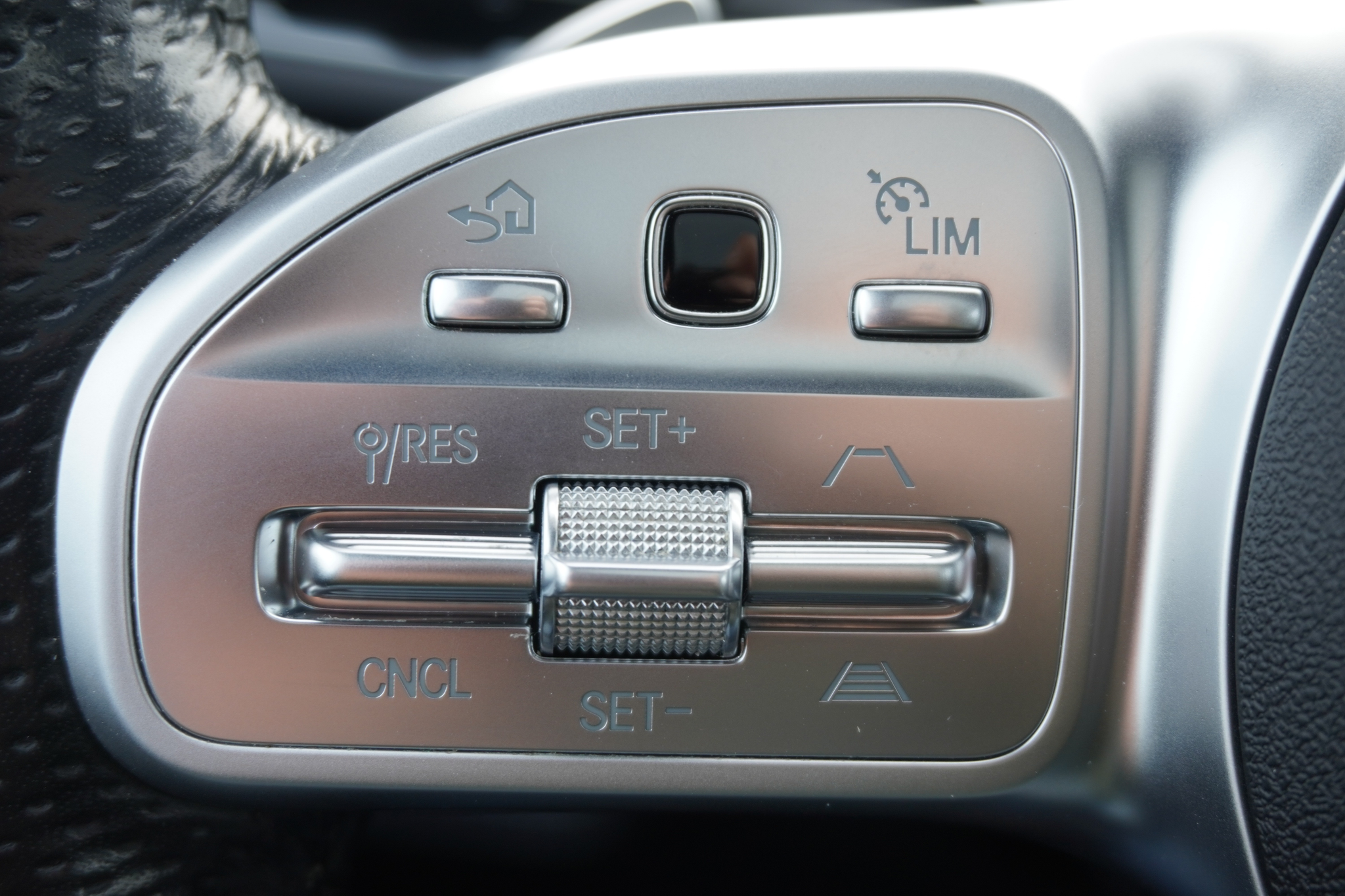 listing desktop thumbnail image 12