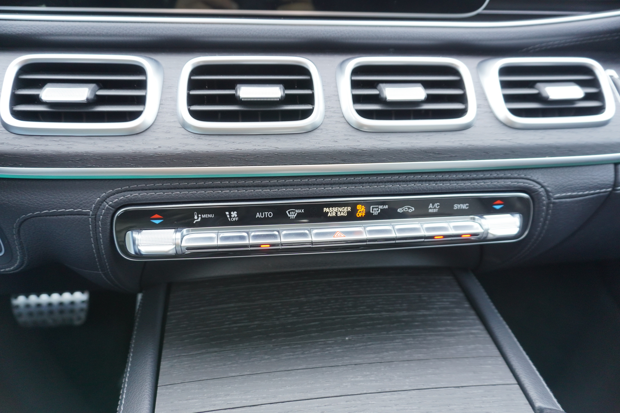 listing desktop thumbnail image 17