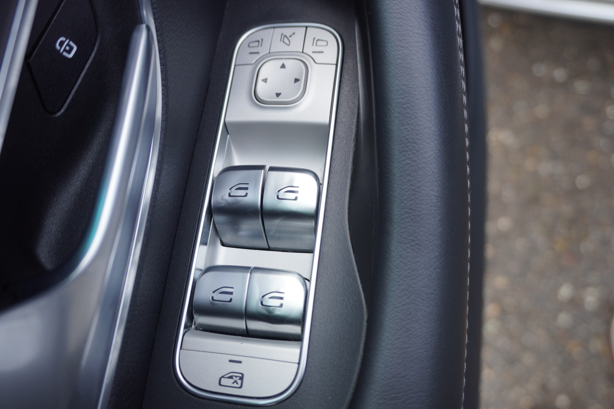 listing desktop thumbnail image 29