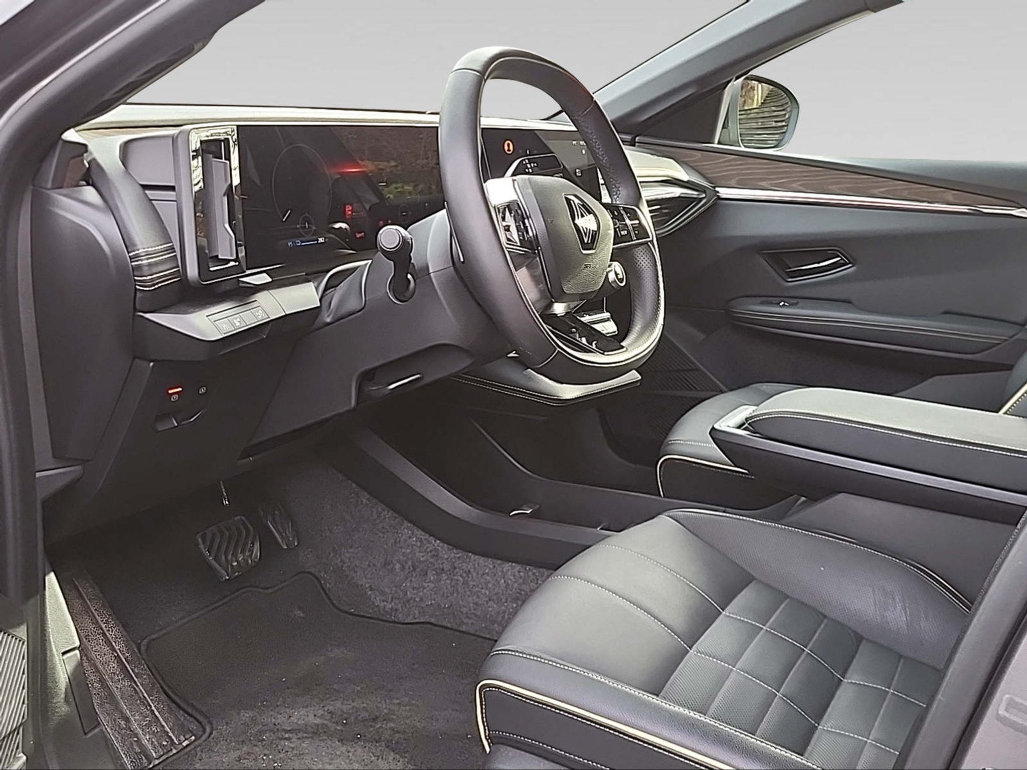 listing desktop thumbnail image 3