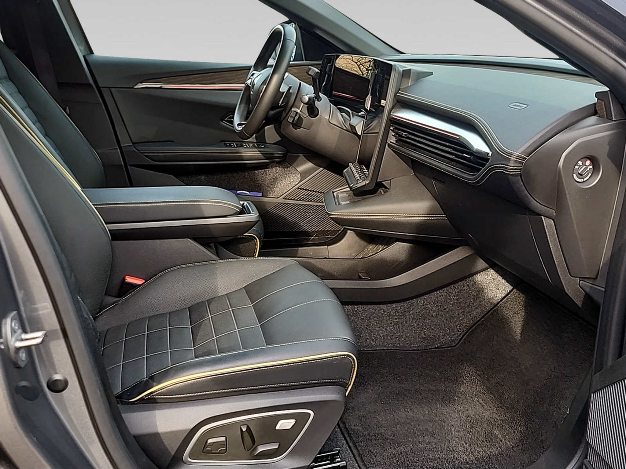 listing desktop thumbnail image 5