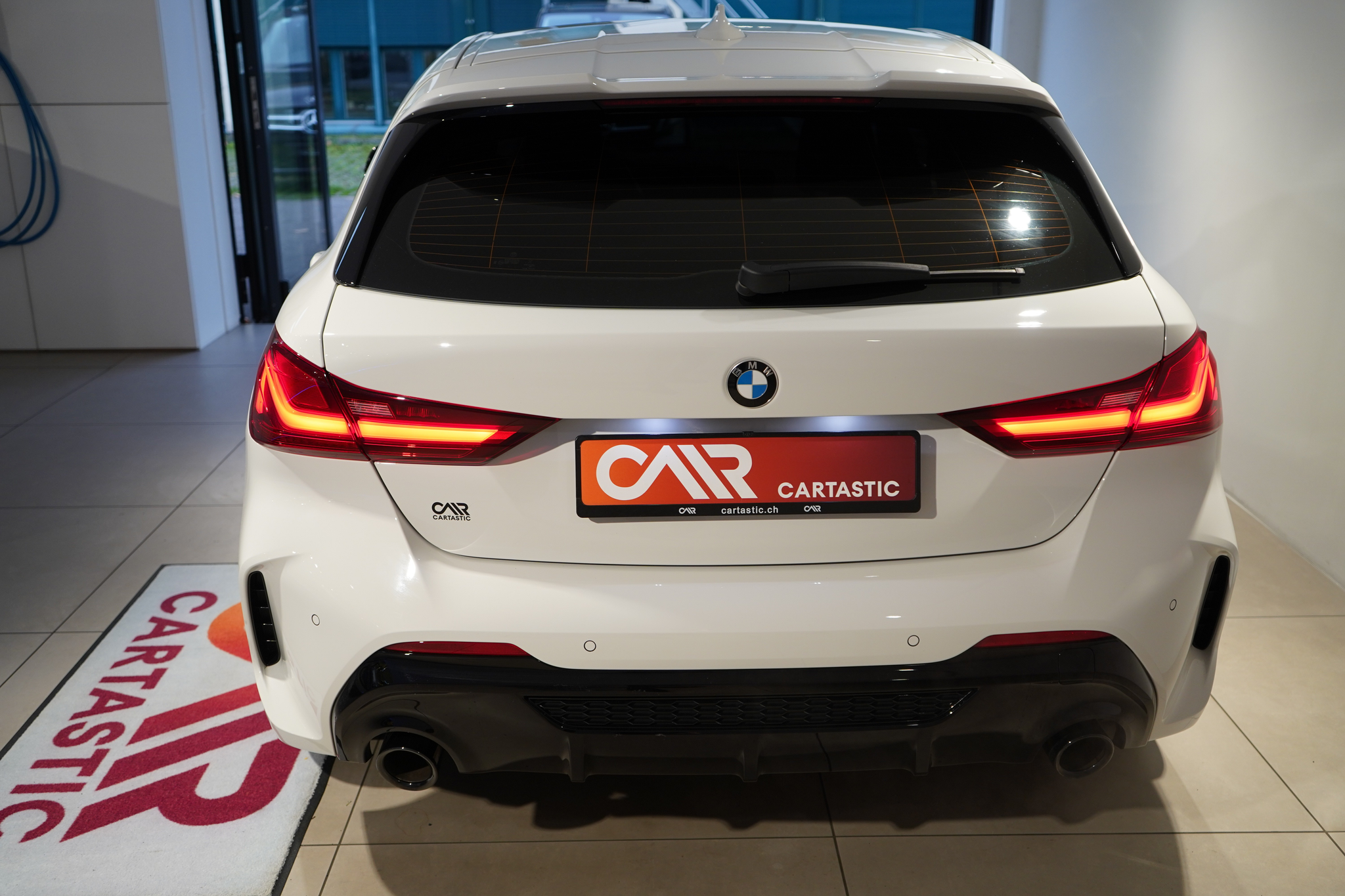 listing desktop thumbnail image 3