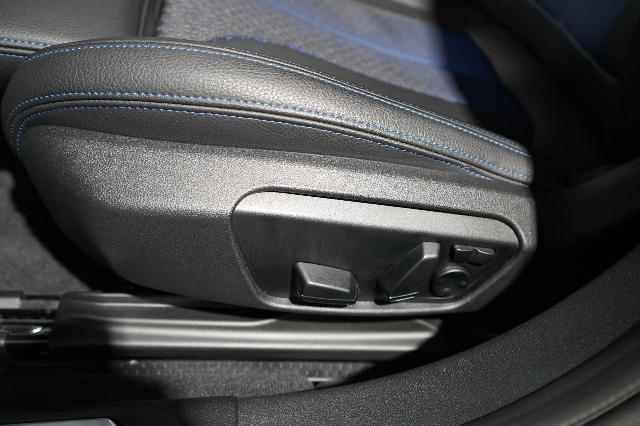 listing desktop thumbnail image 12