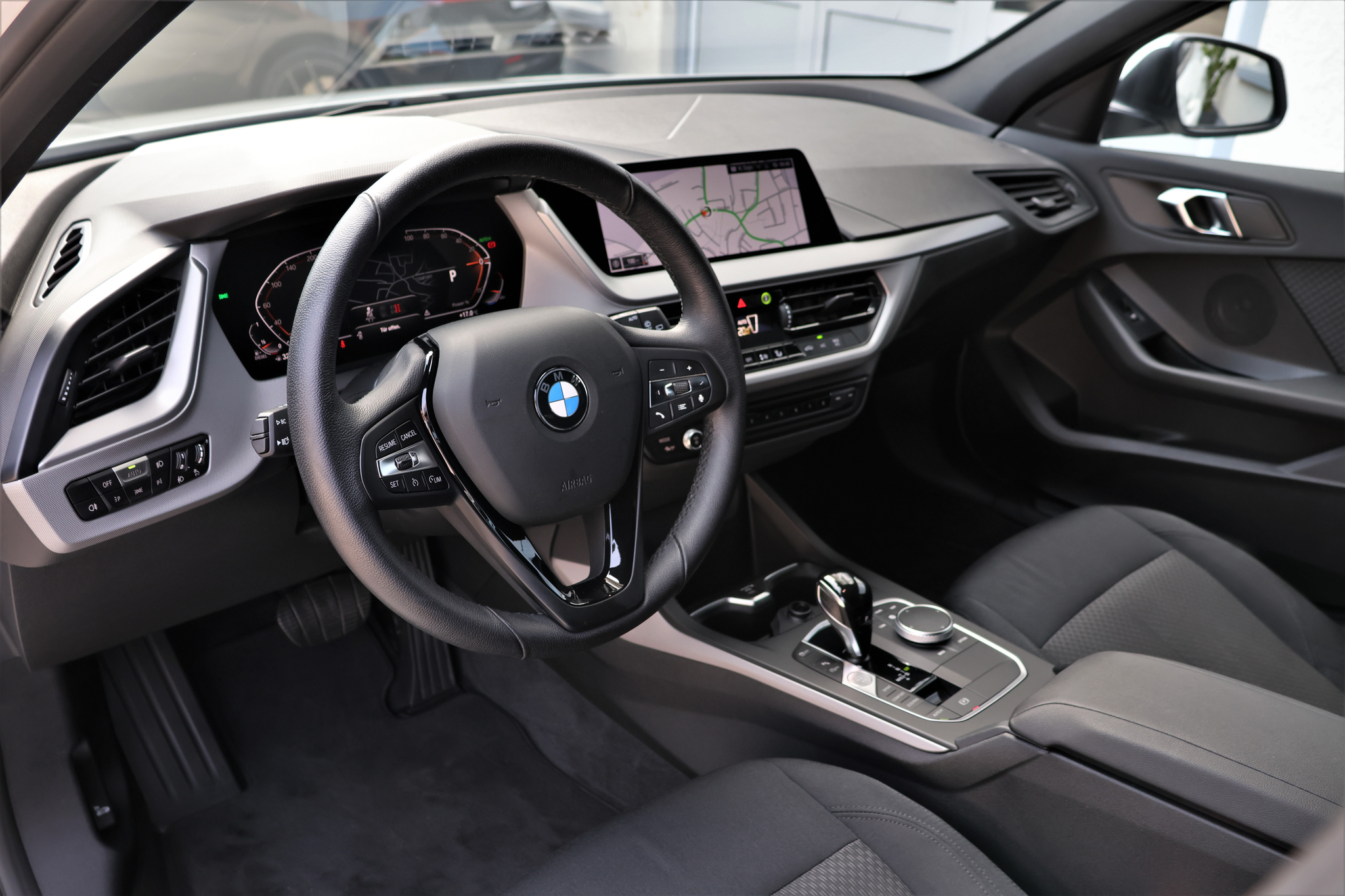 listing desktop thumbnail image 6