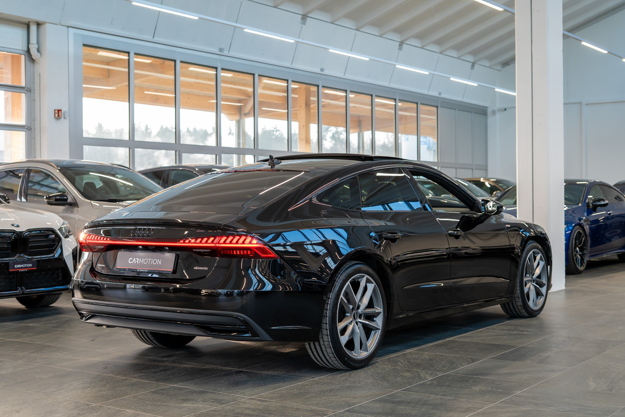 listing desktop thumbnail image 3