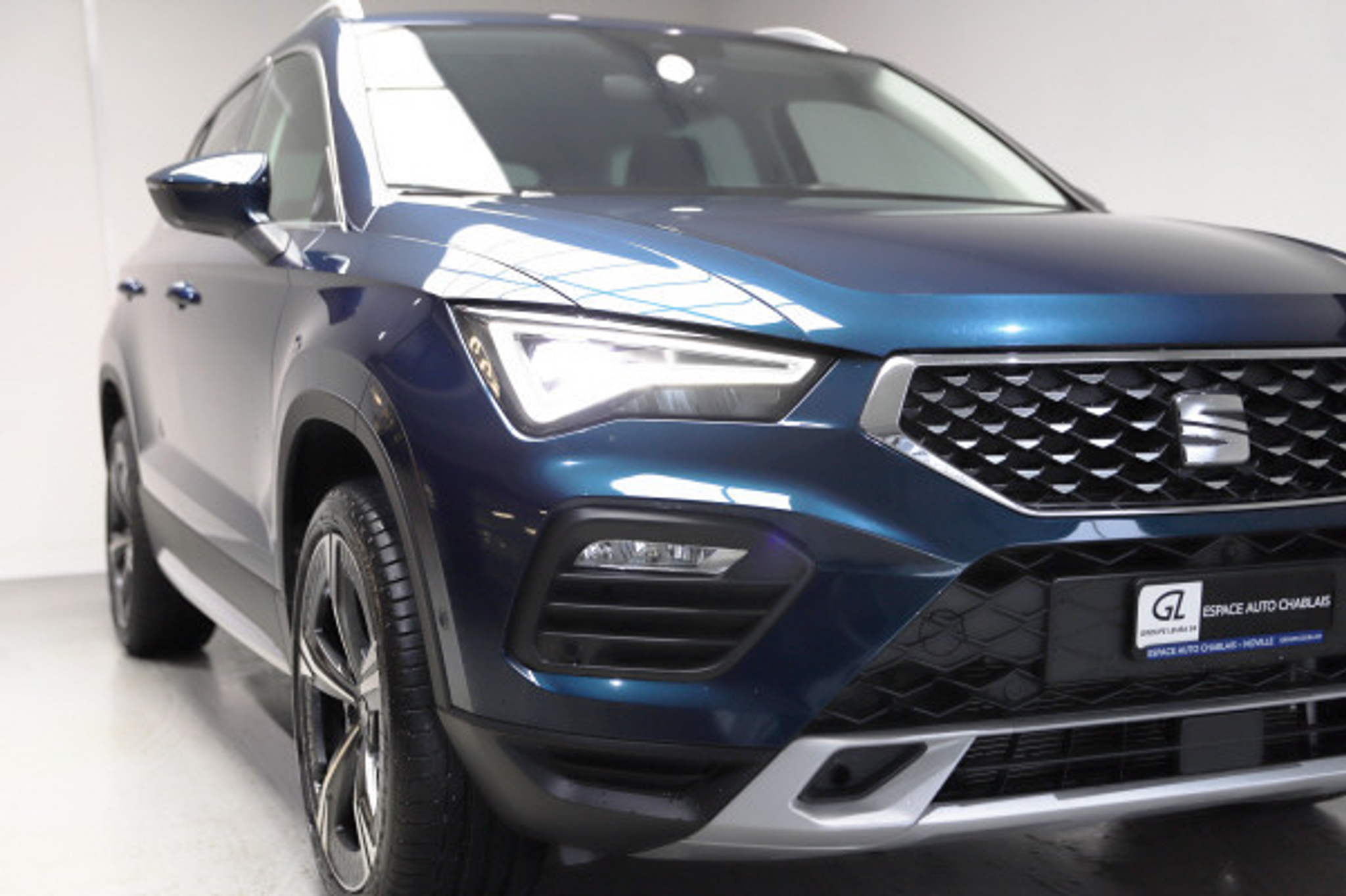 listing desktop thumbnail image 1