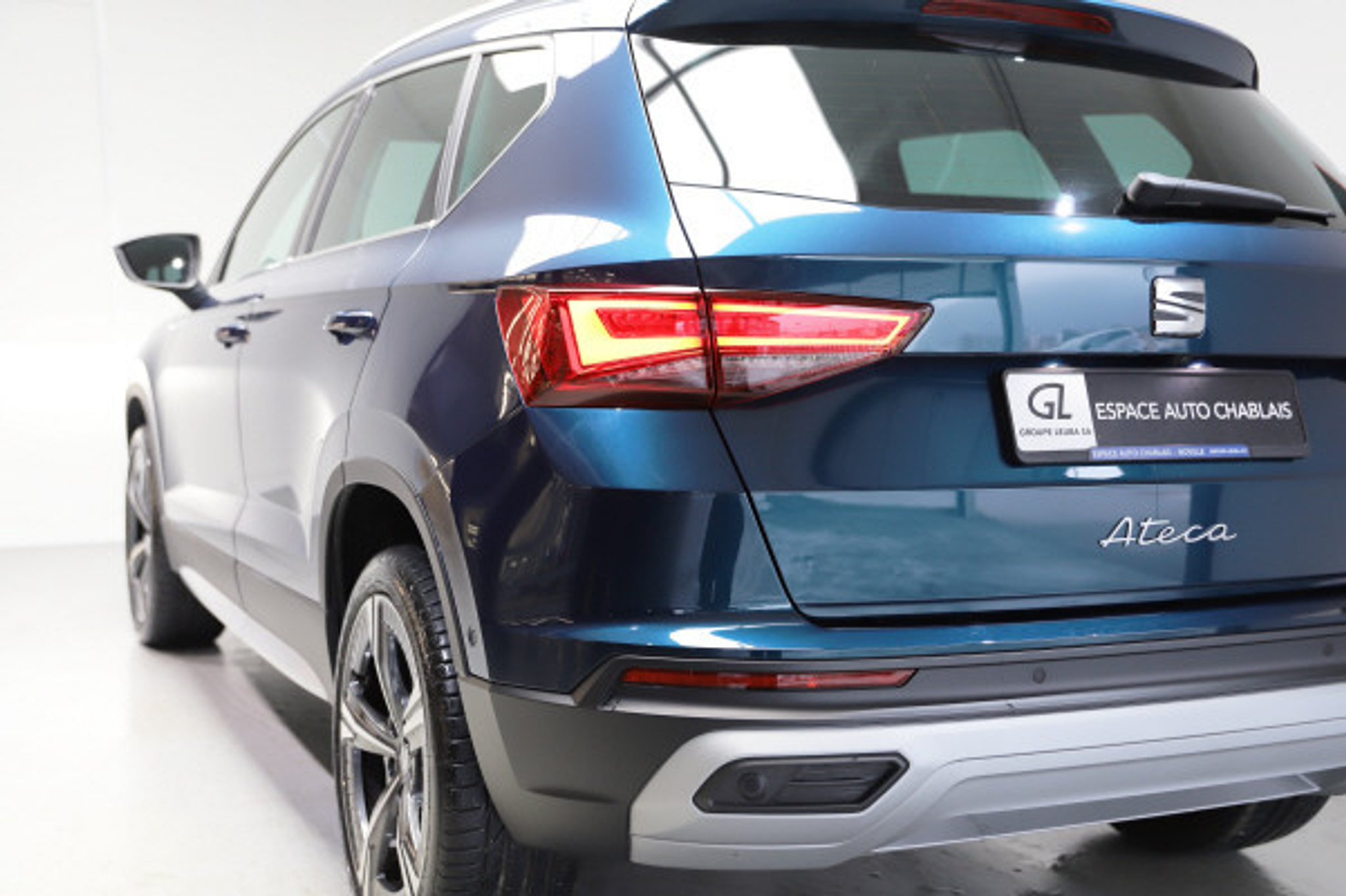 listing desktop thumbnail image 3