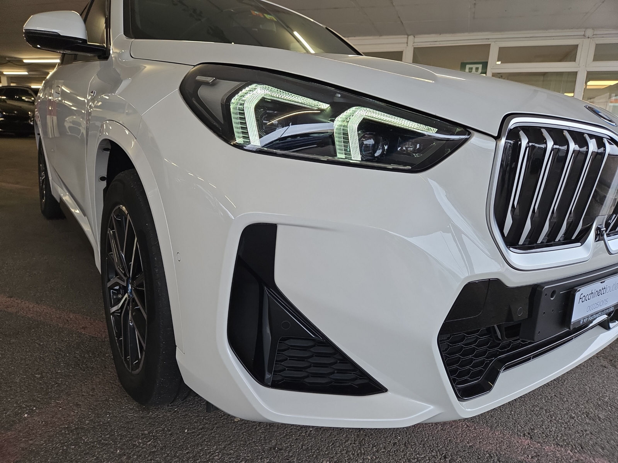 listing desktop thumbnail image 17