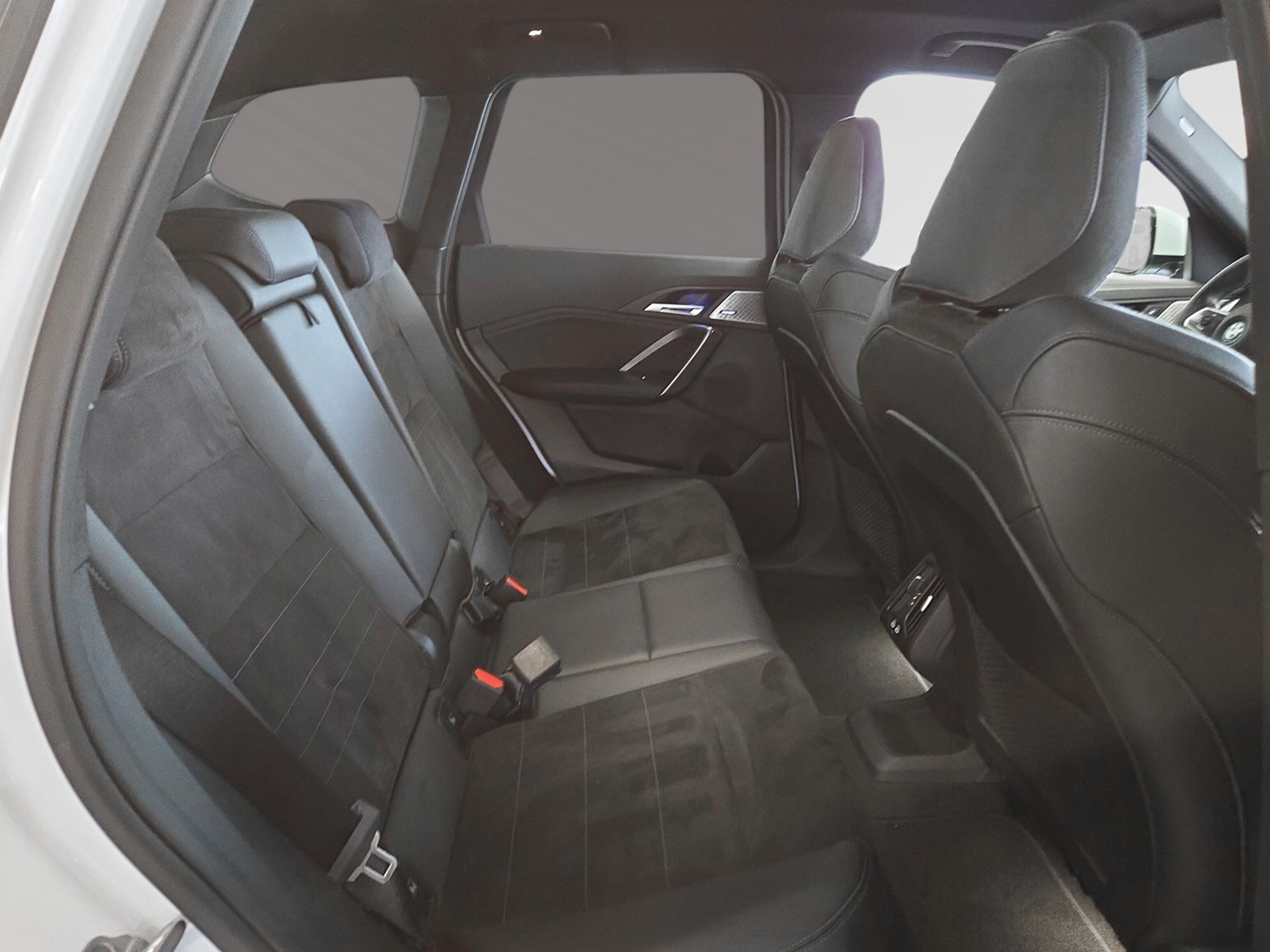 listing desktop thumbnail image 6