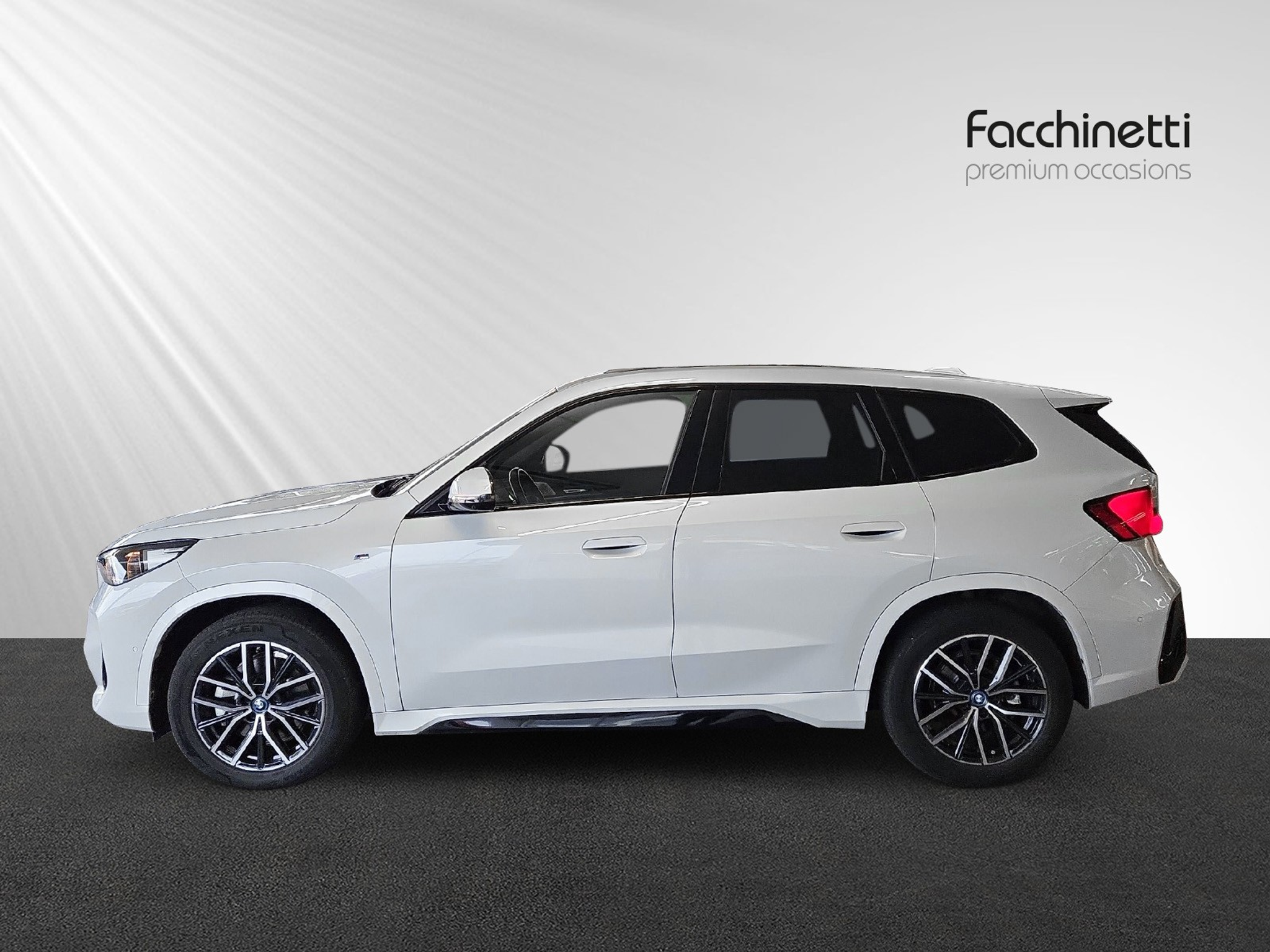 listing desktop thumbnail image 1