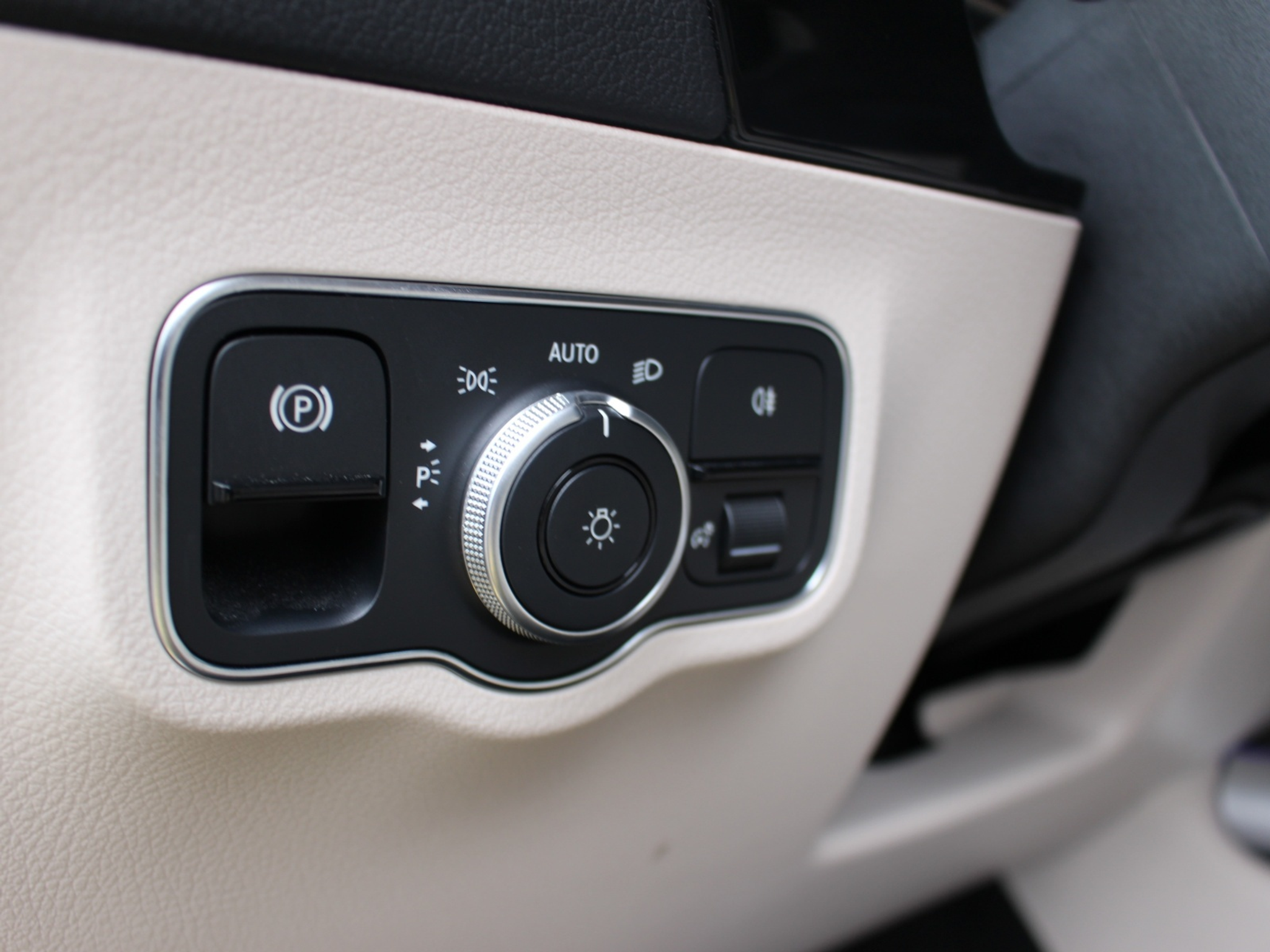 listing desktop thumbnail image 11