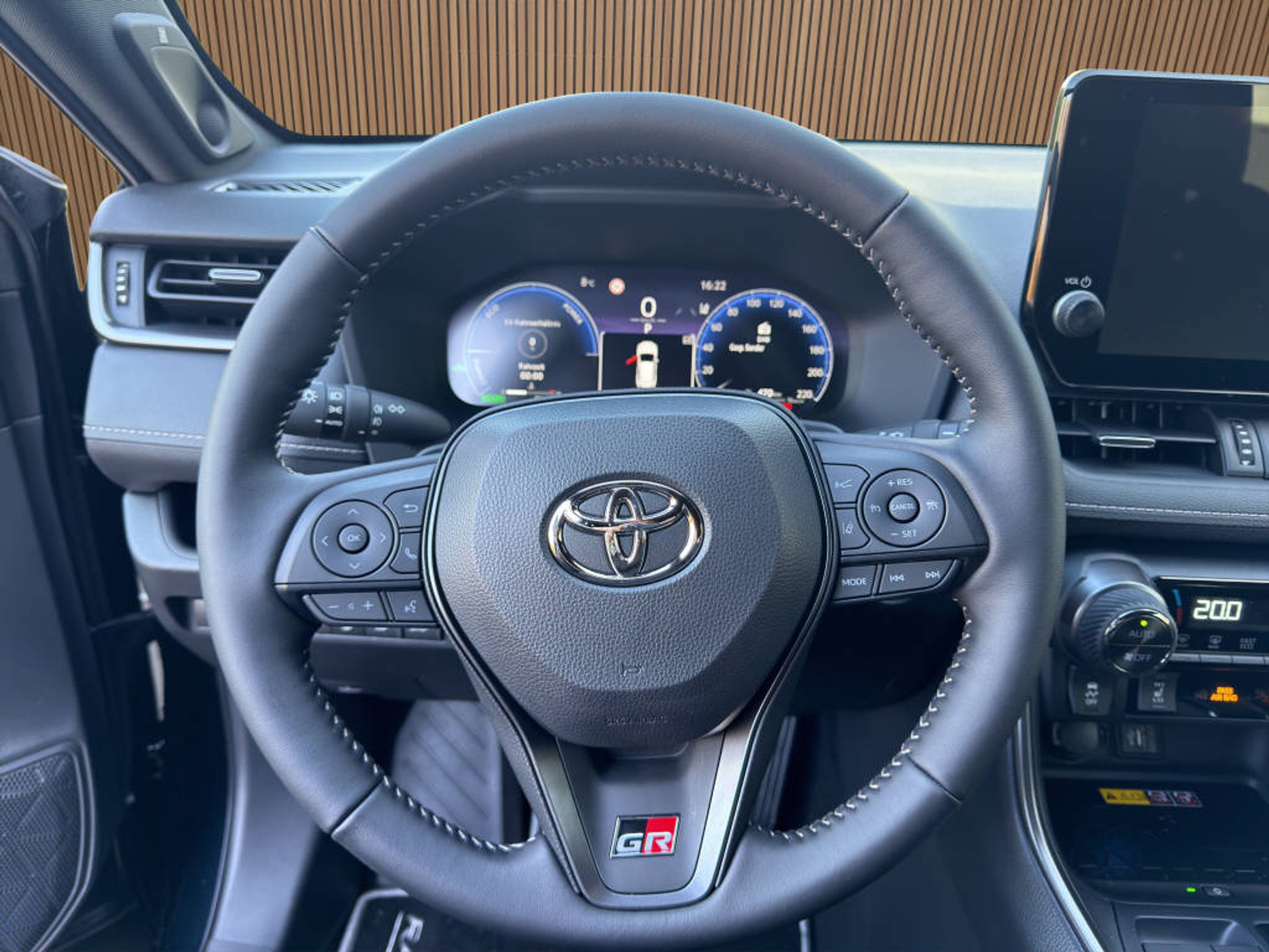 listing desktop thumbnail image 10