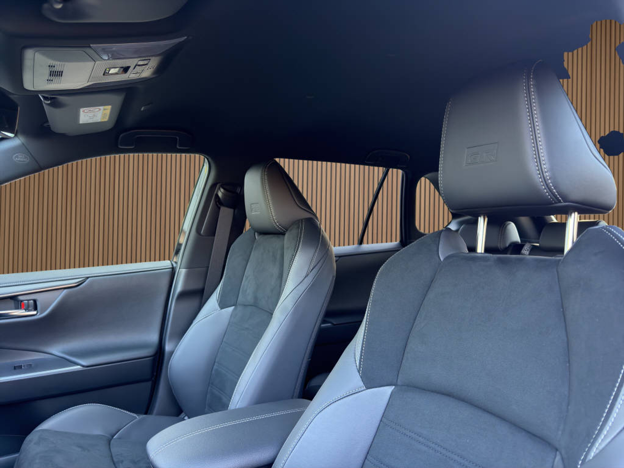 listing desktop thumbnail image 18