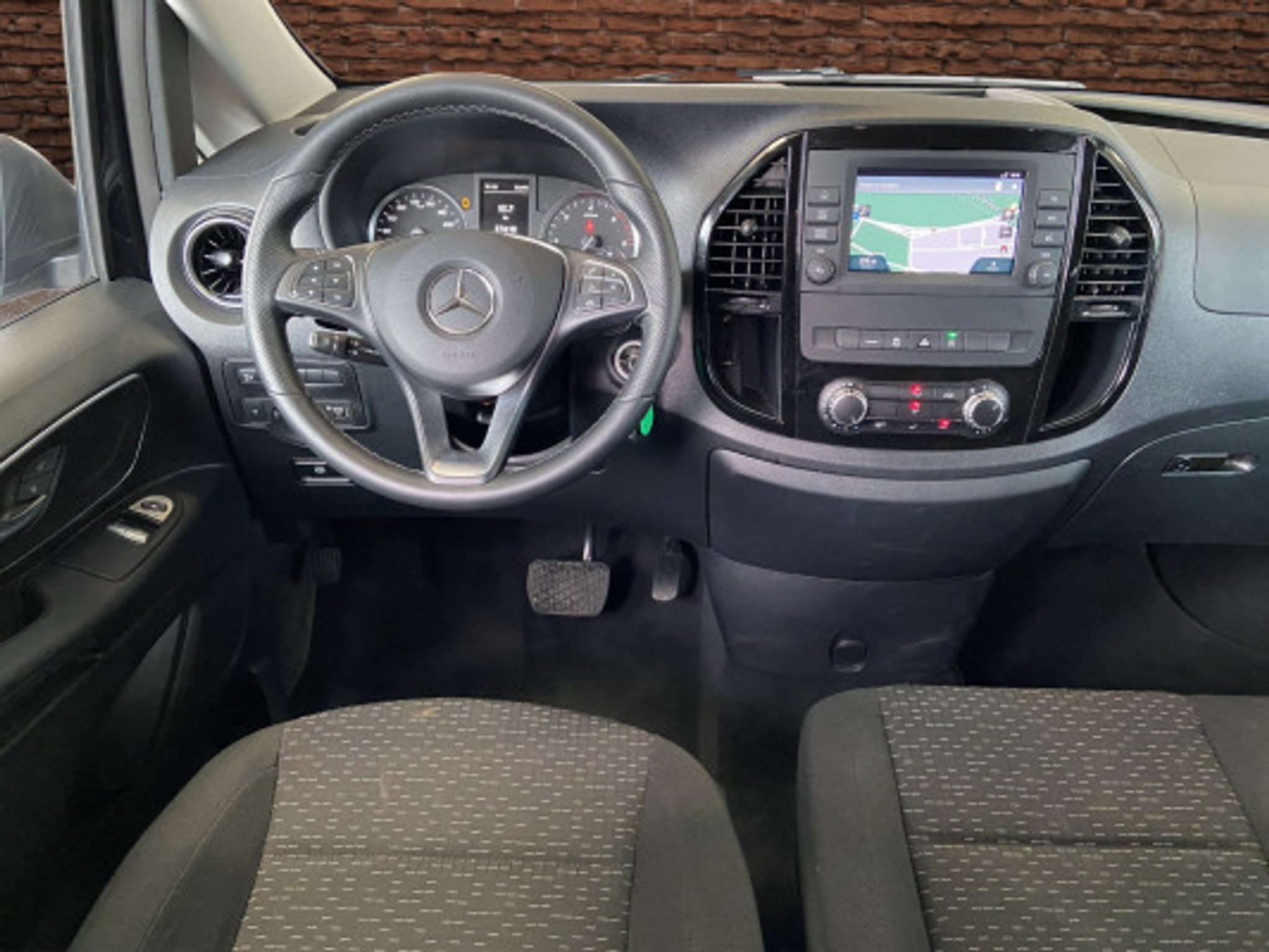 listing desktop thumbnail image 8