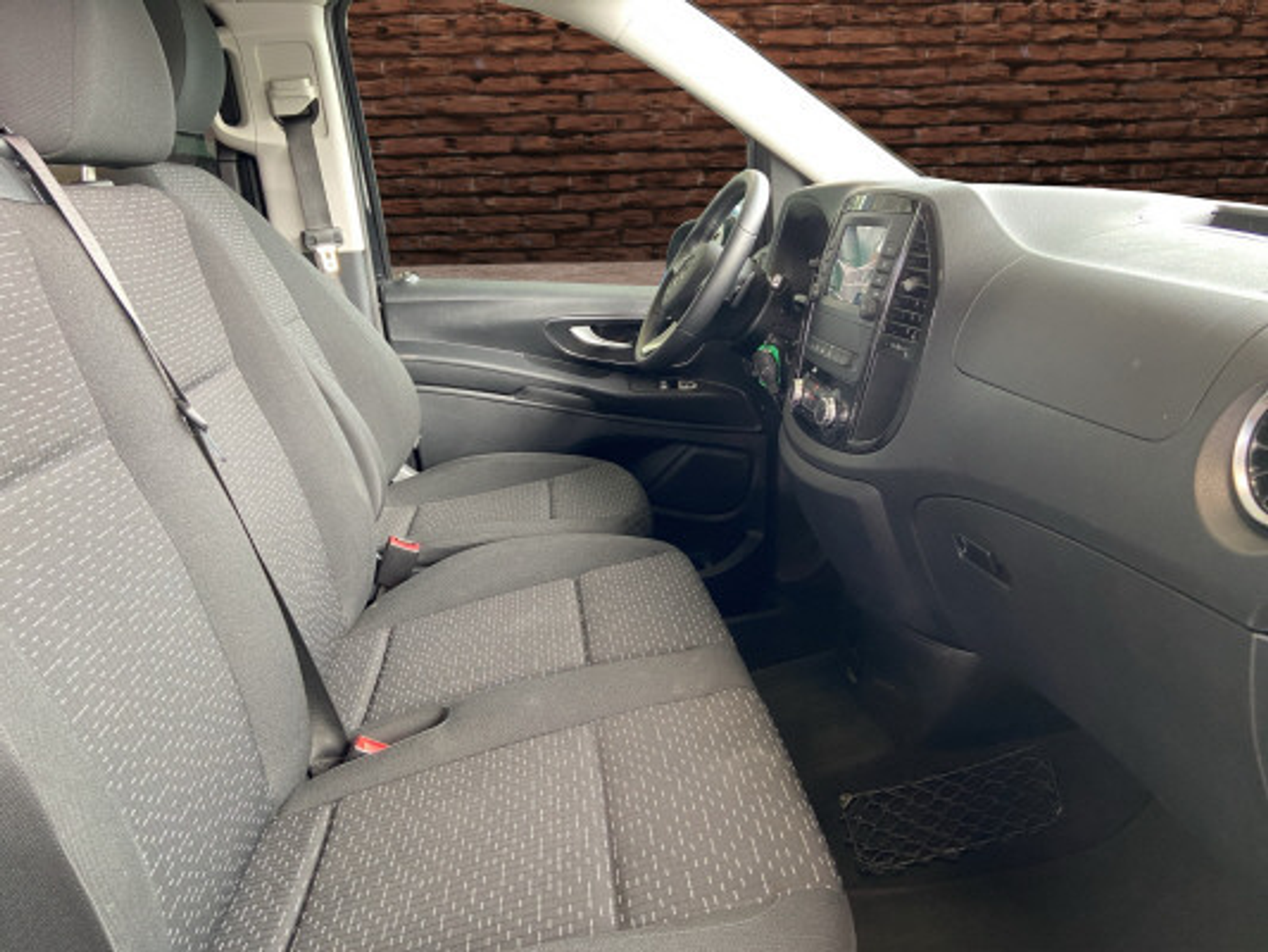 listing desktop thumbnail image 10