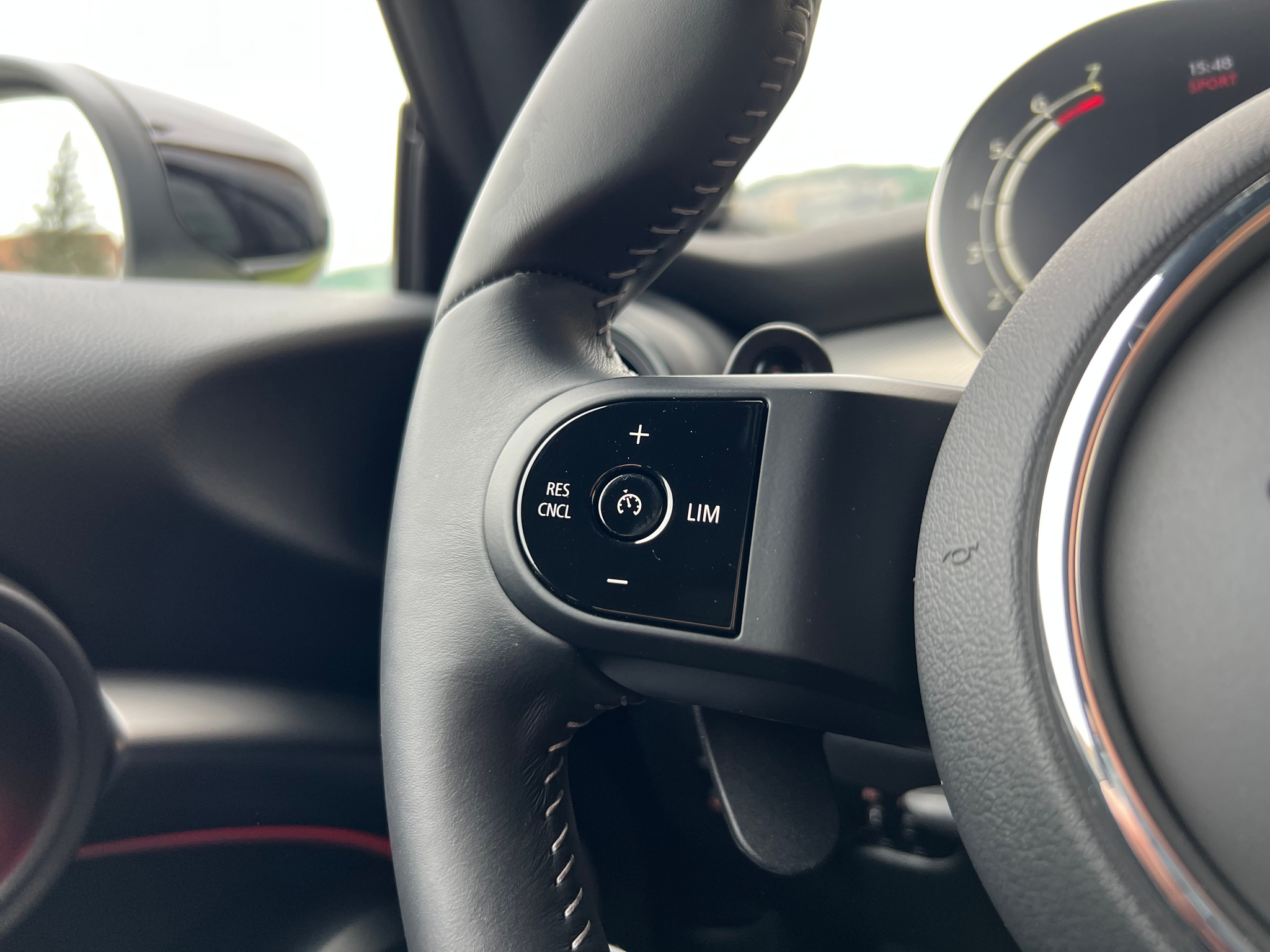 listing desktop thumbnail image 23