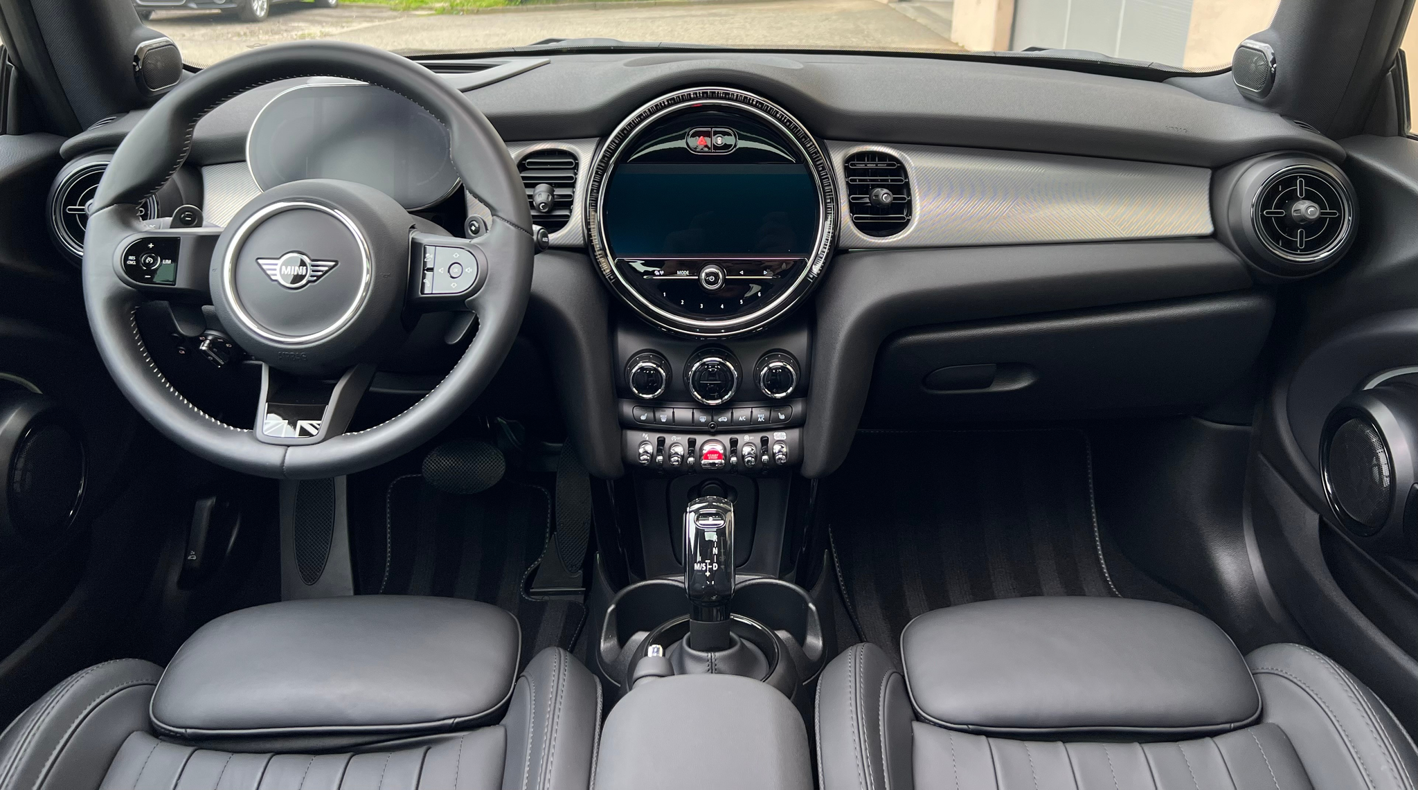 listing desktop thumbnail image 14