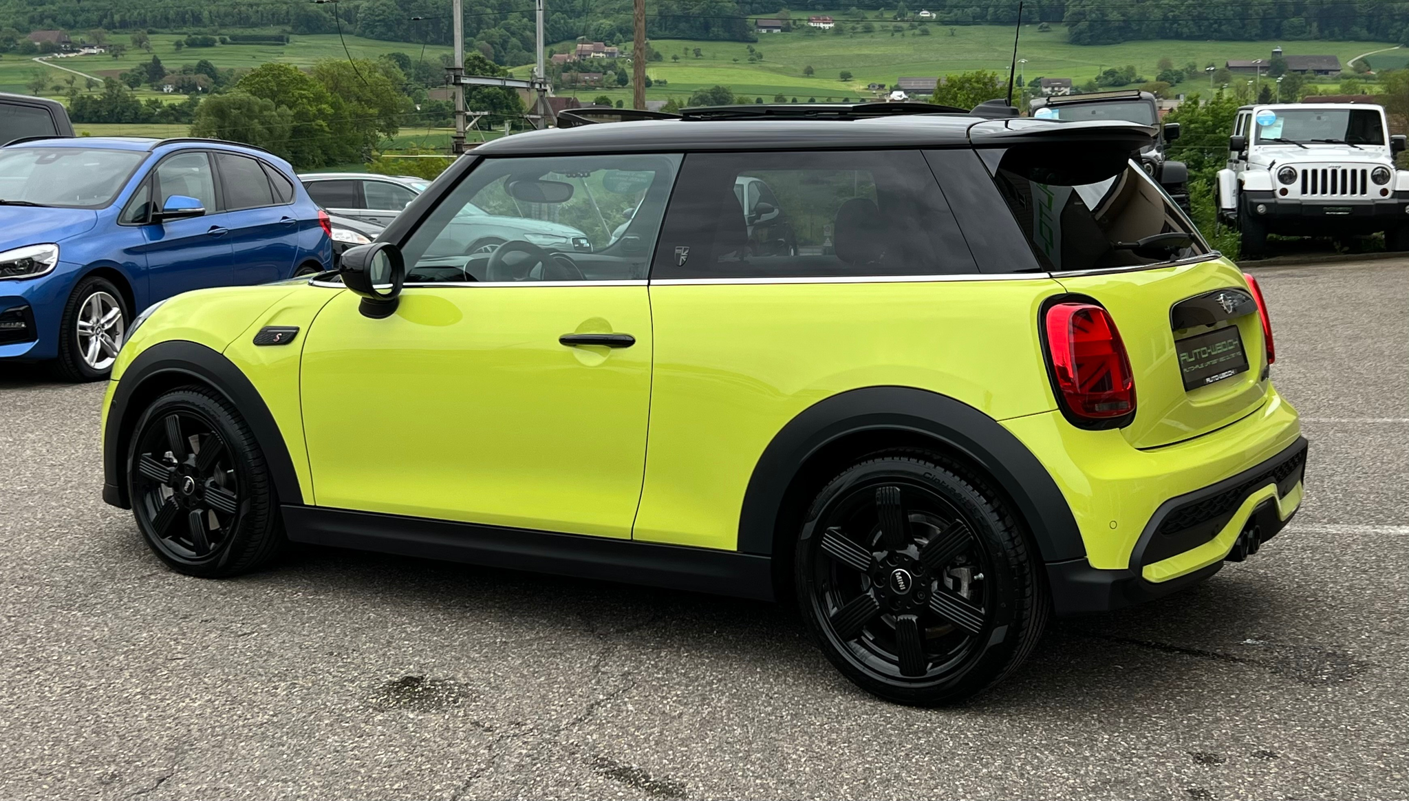 listing desktop thumbnail image 6