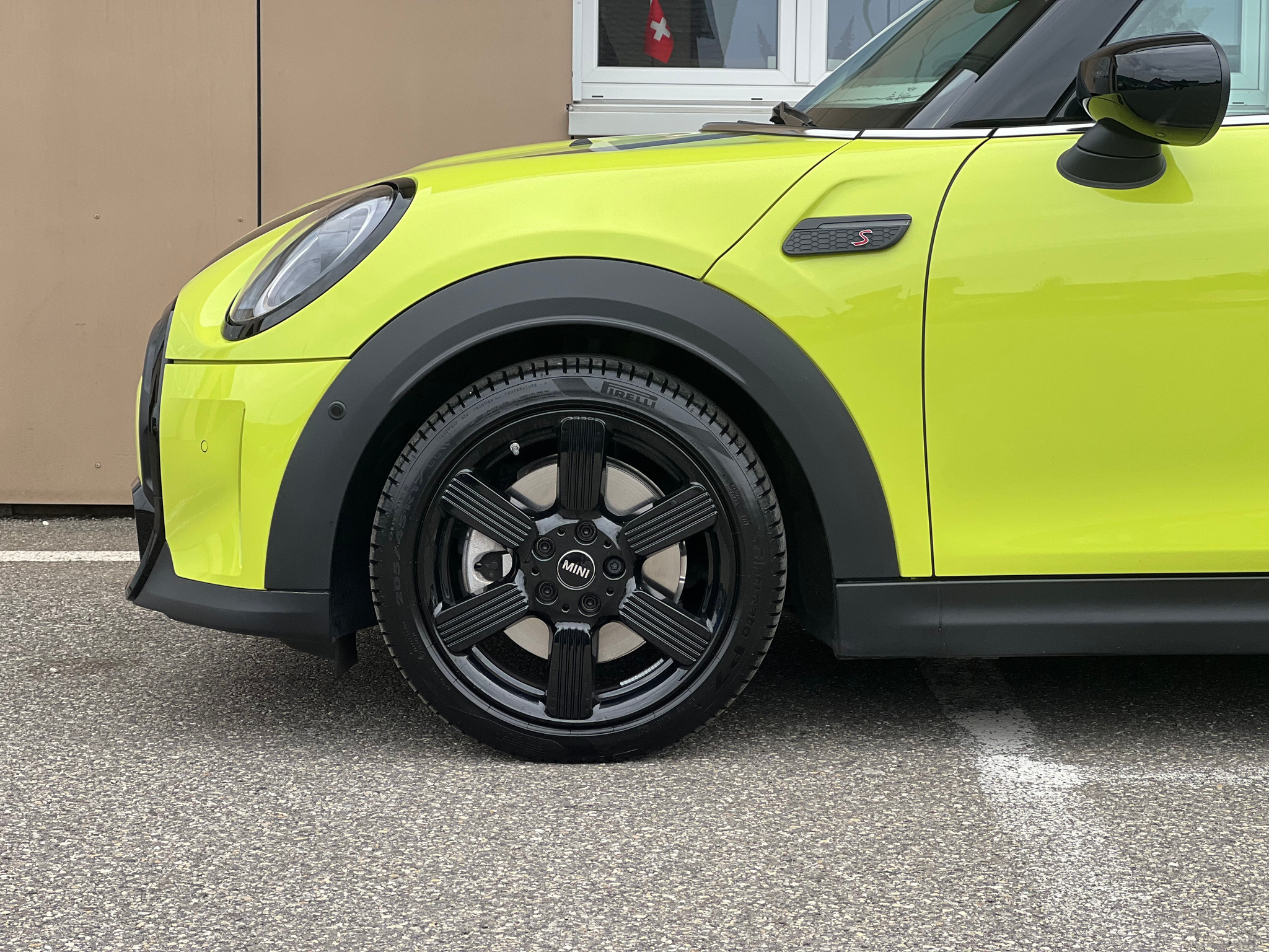 listing desktop thumbnail image 8