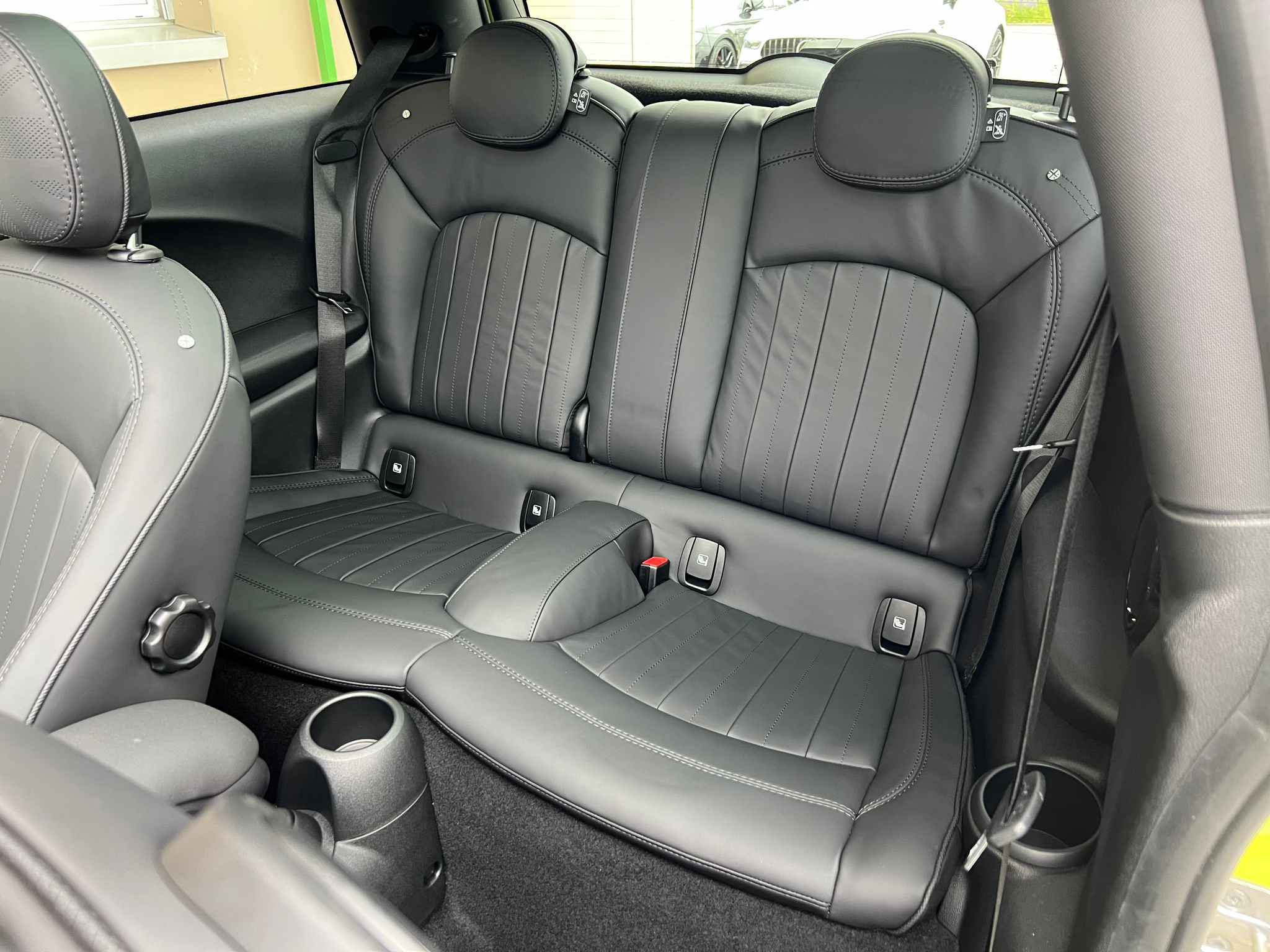 listing desktop thumbnail image 27