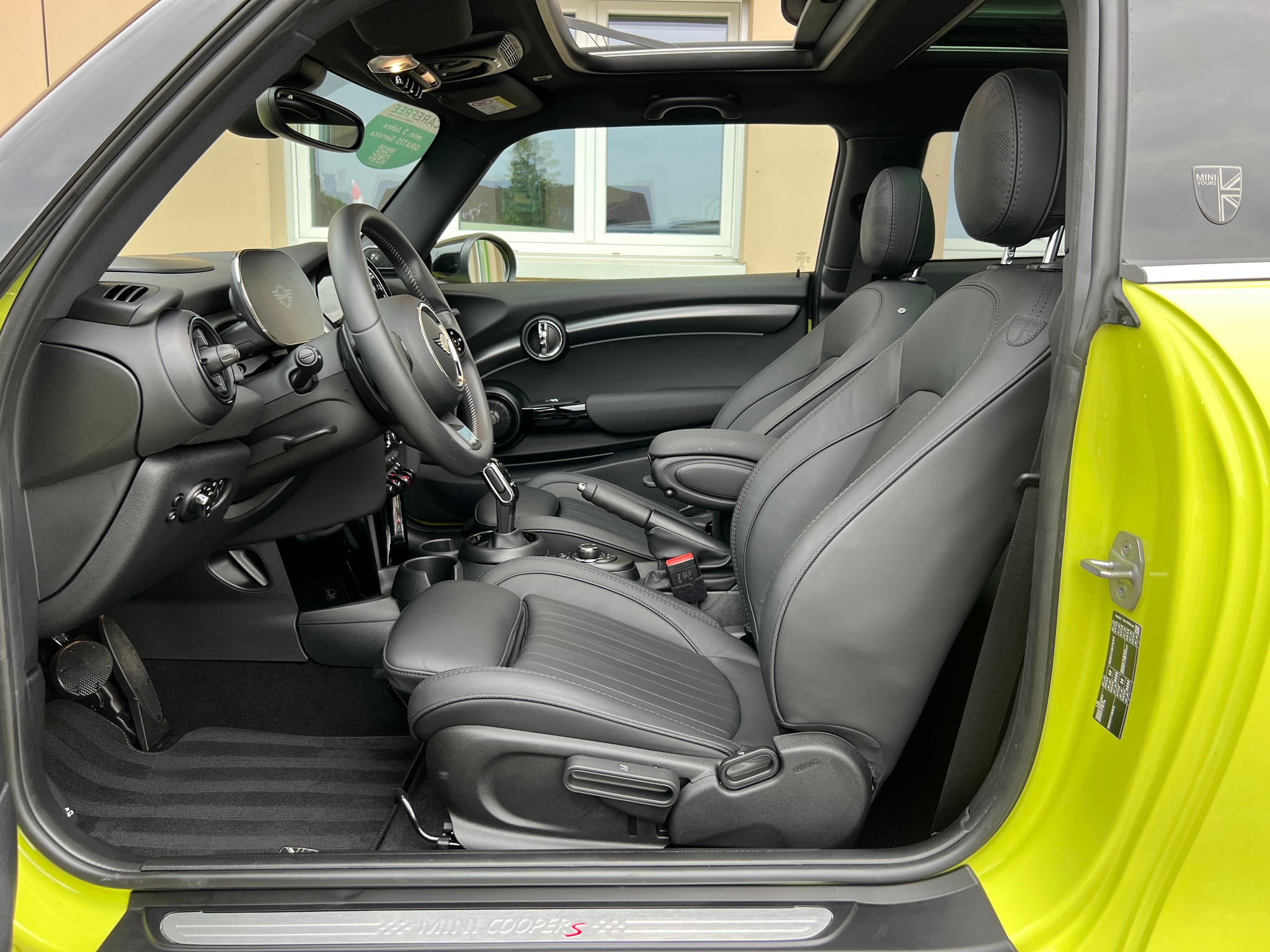 listing desktop thumbnail image 11