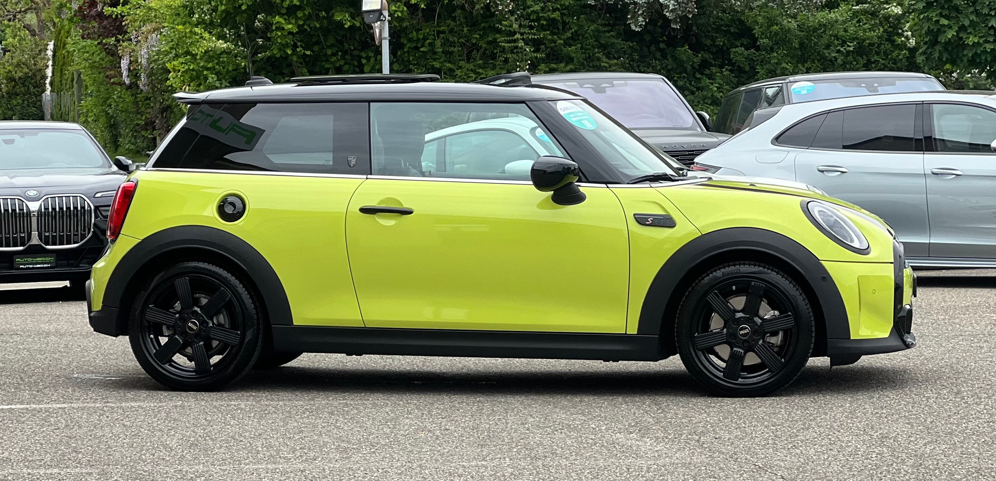 listing desktop thumbnail image 3