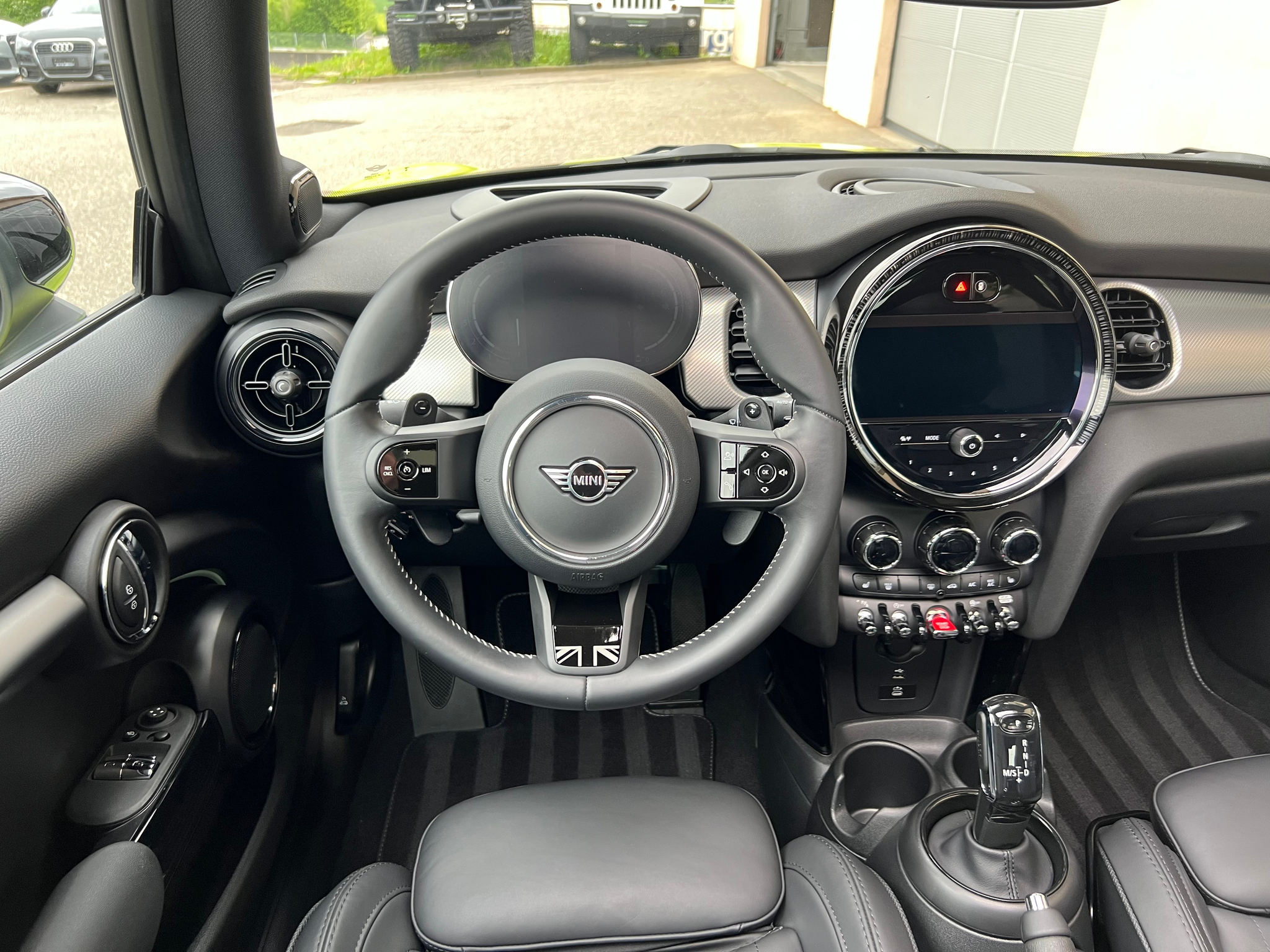 listing desktop thumbnail image 15