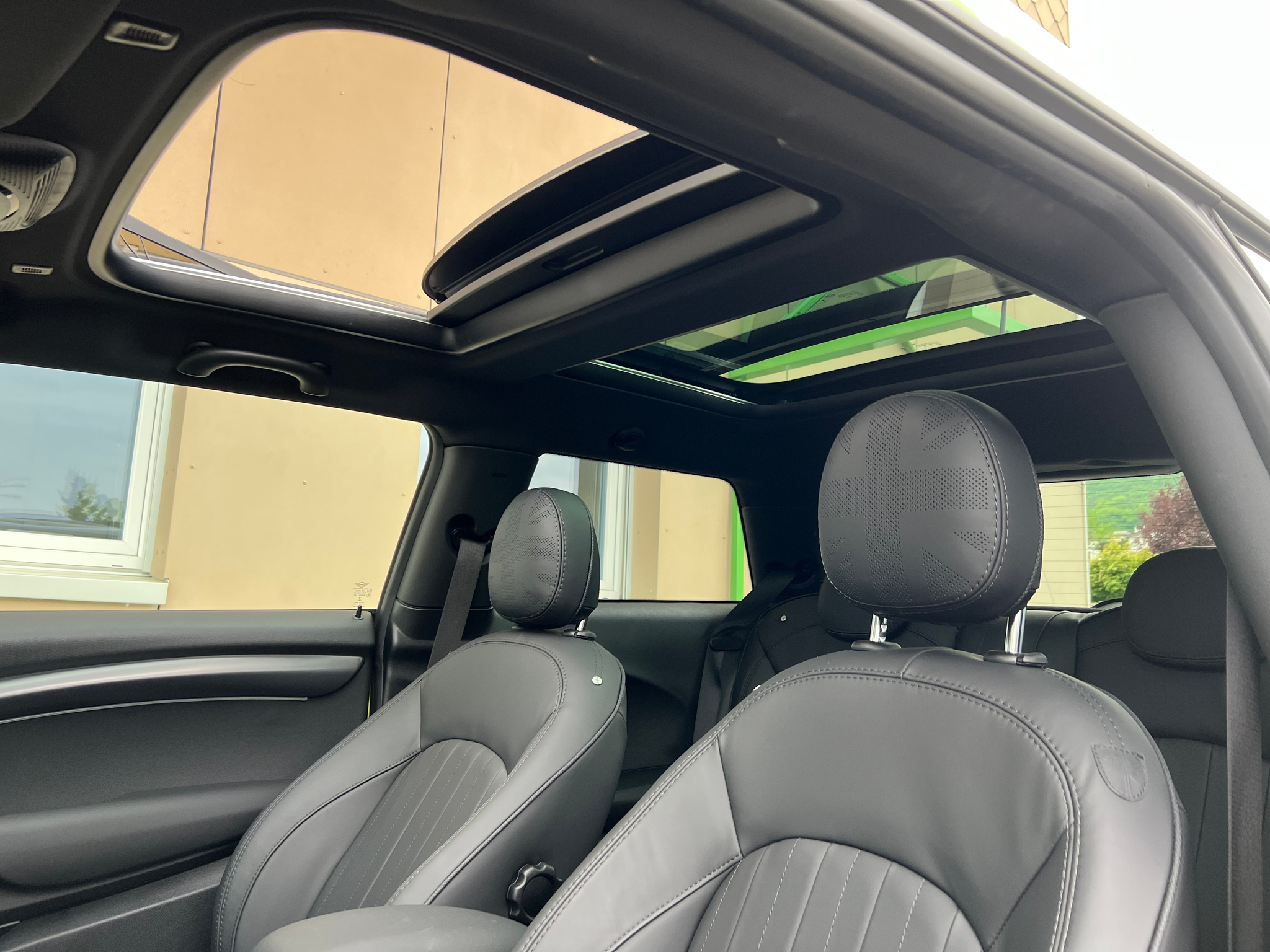 listing desktop thumbnail image 13