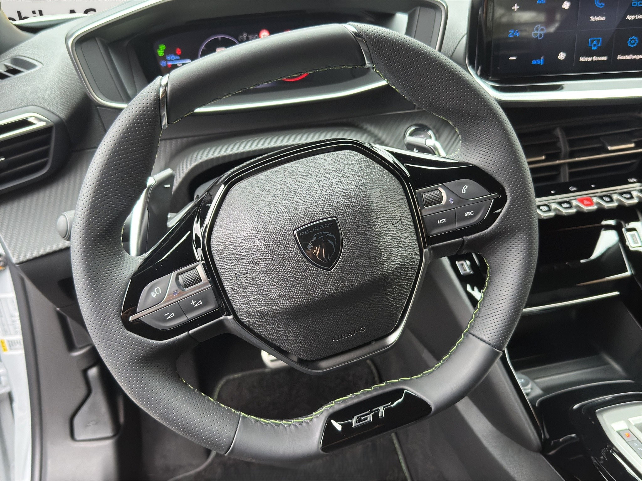 listing desktop thumbnail image 15