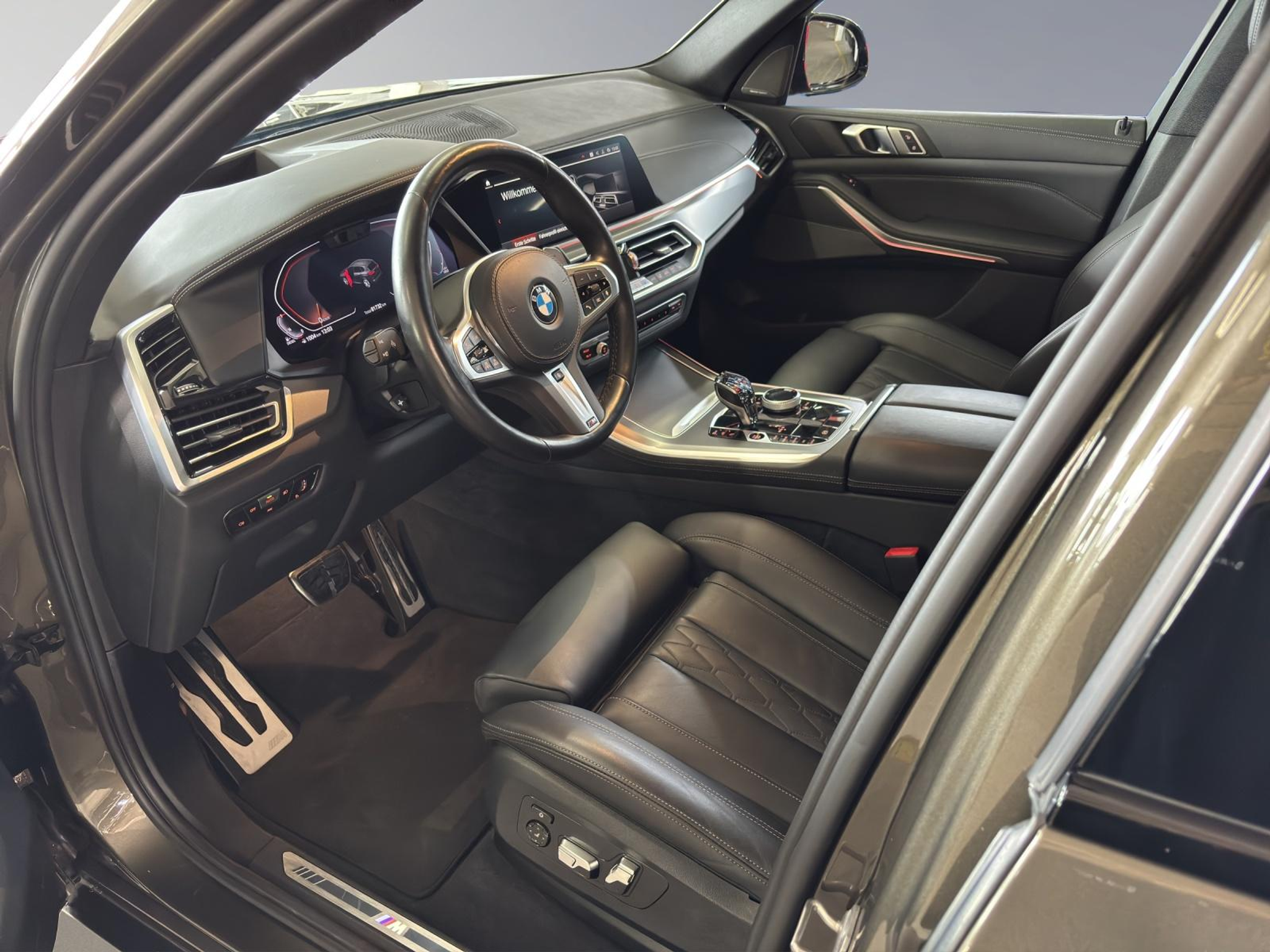 listing desktop thumbnail image 3