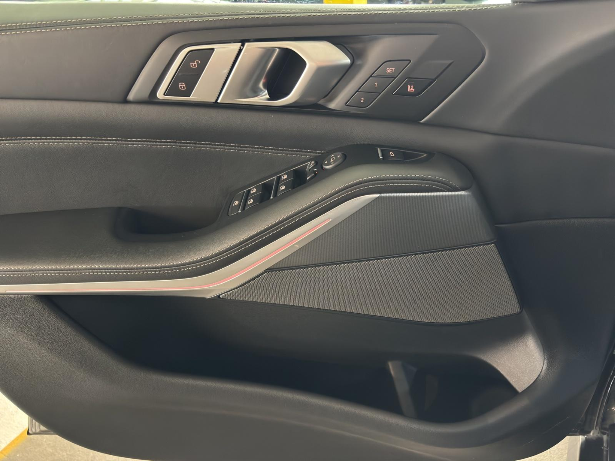 listing desktop thumbnail image 5