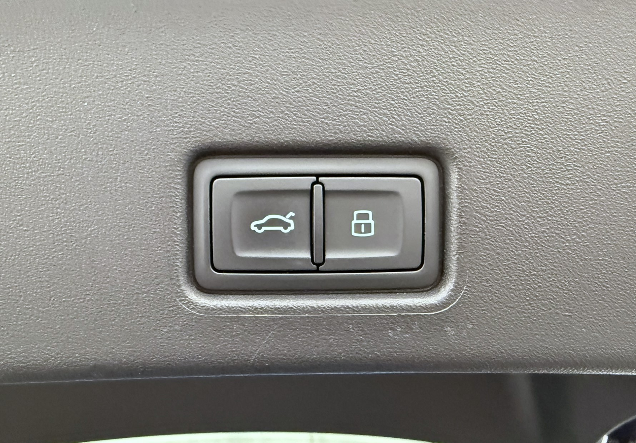 listing desktop thumbnail image 21