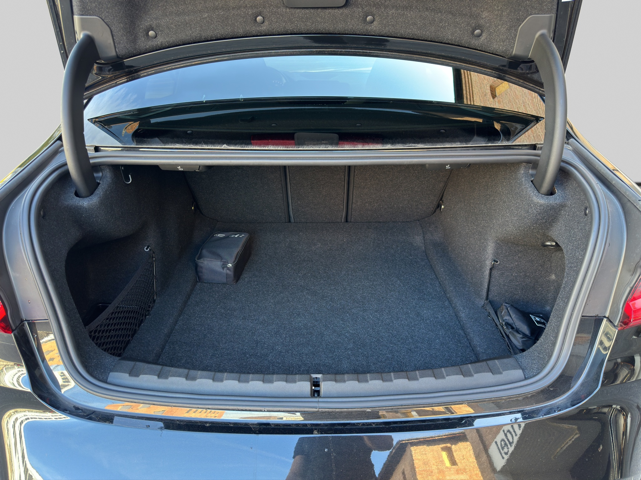 listing desktop thumbnail image 12