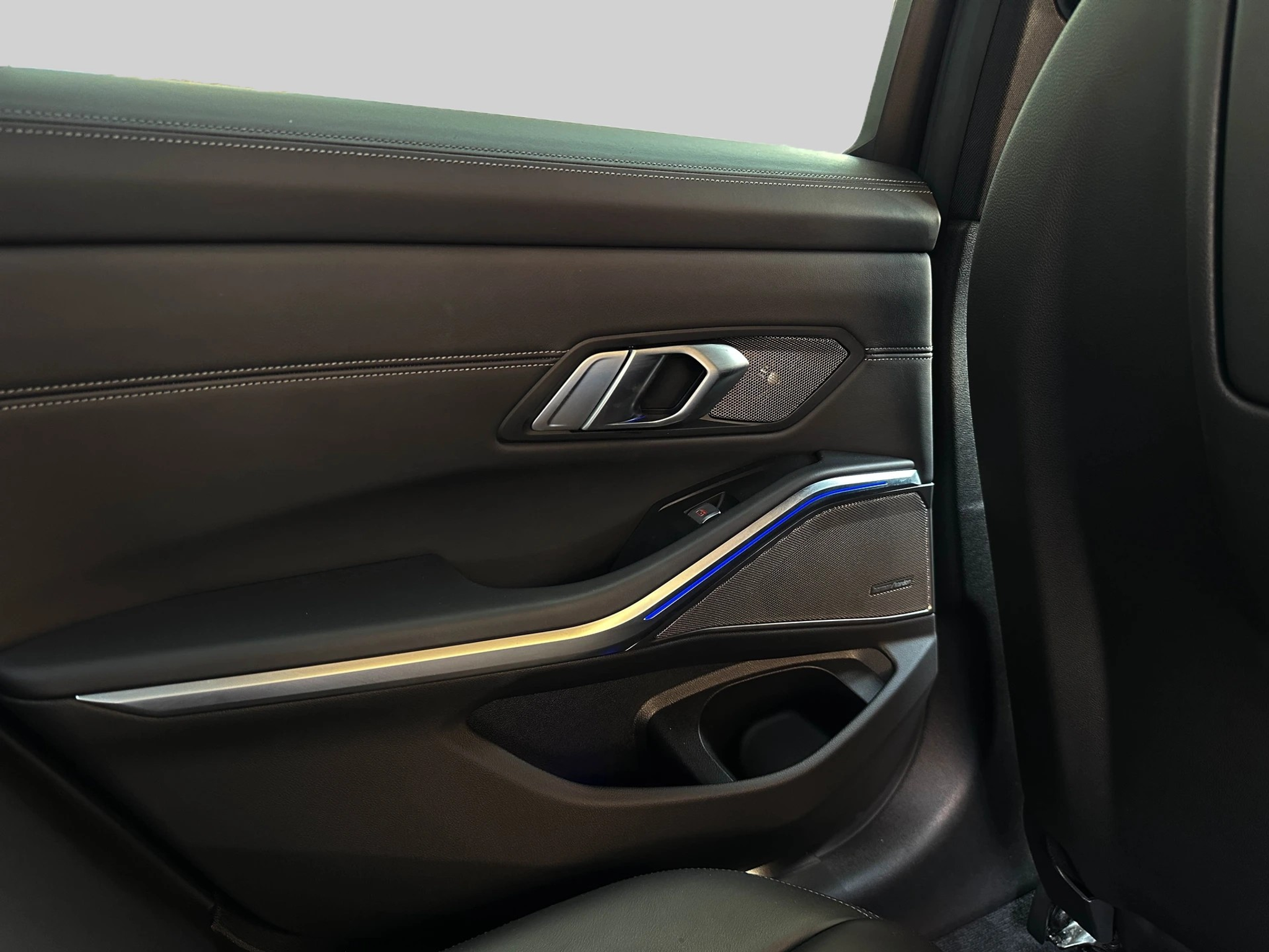 listing desktop thumbnail image 10