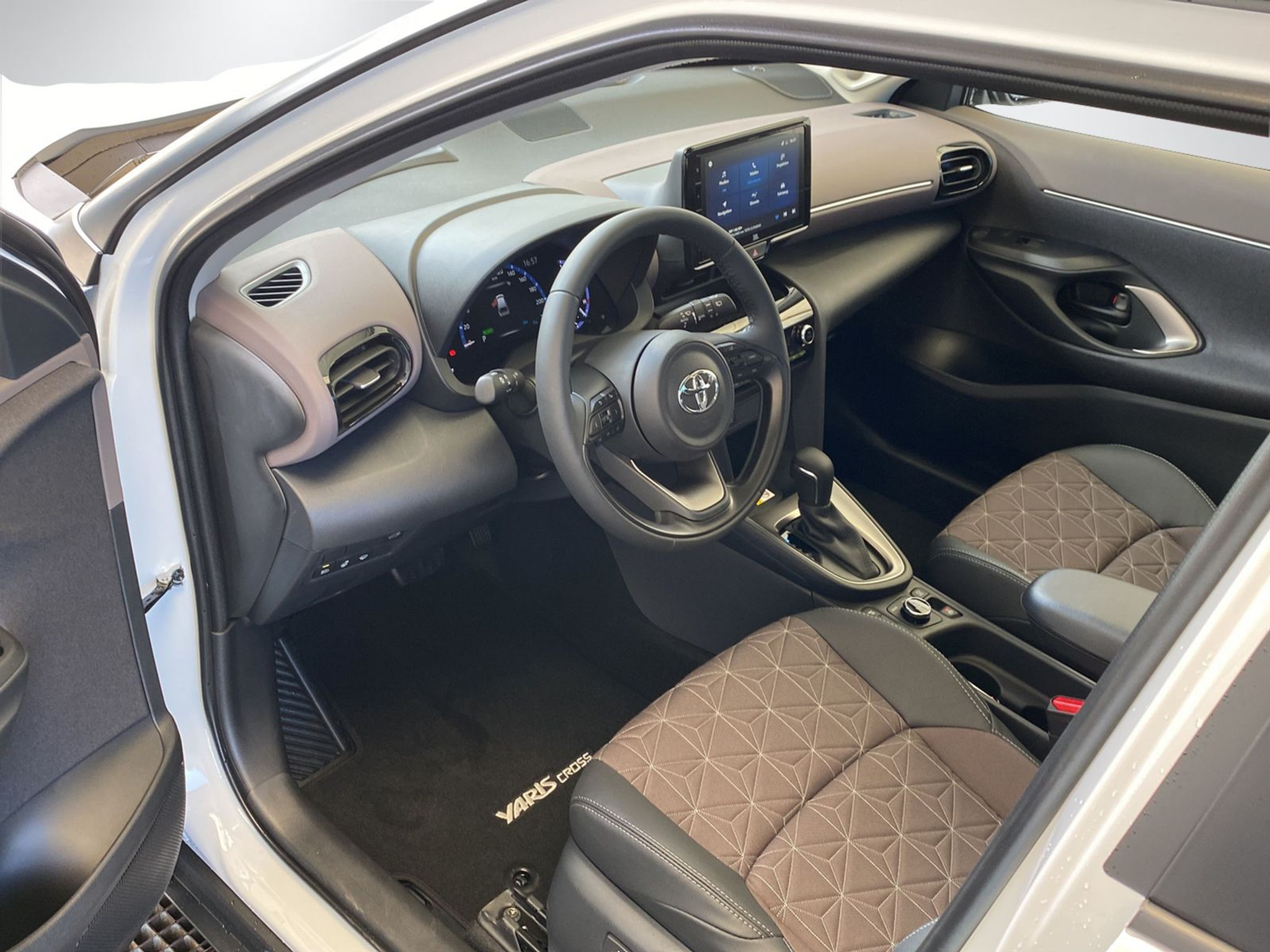 listing desktop thumbnail image 13