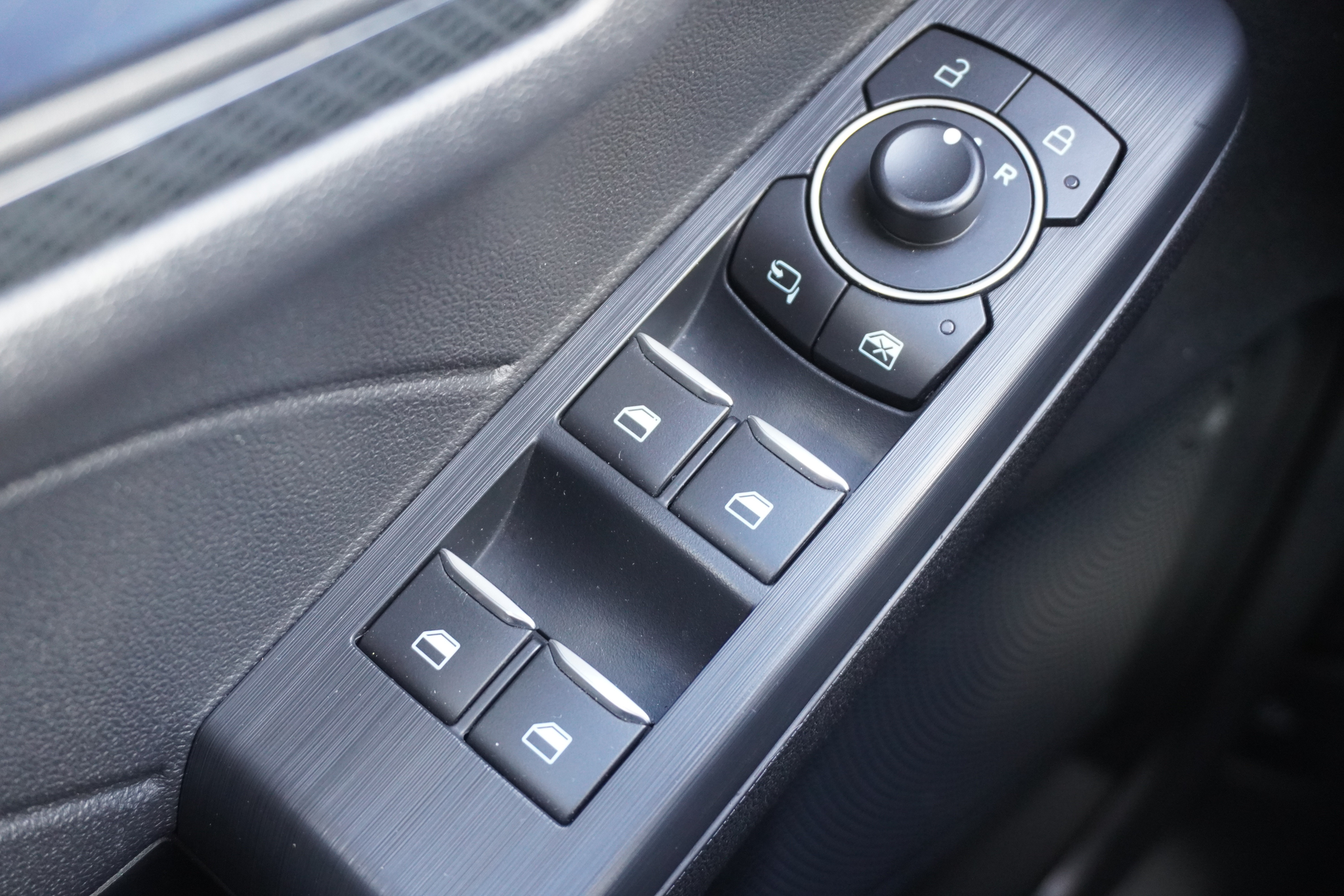 listing desktop thumbnail image 27