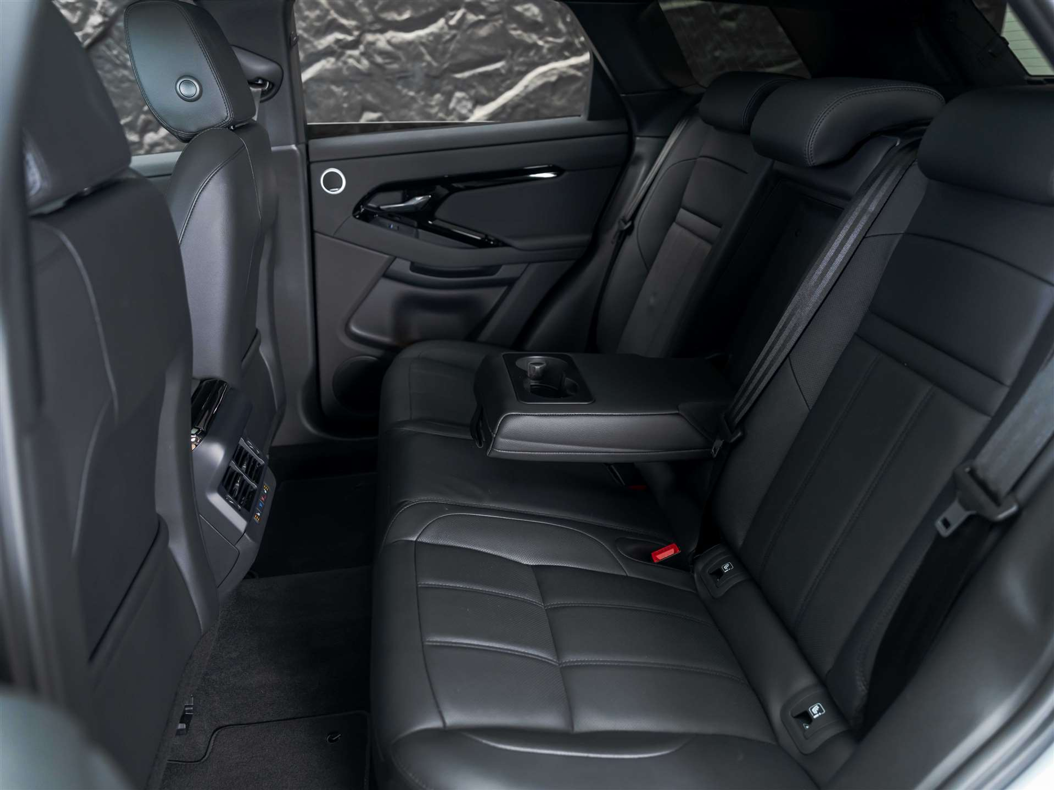 listing desktop thumbnail image 14