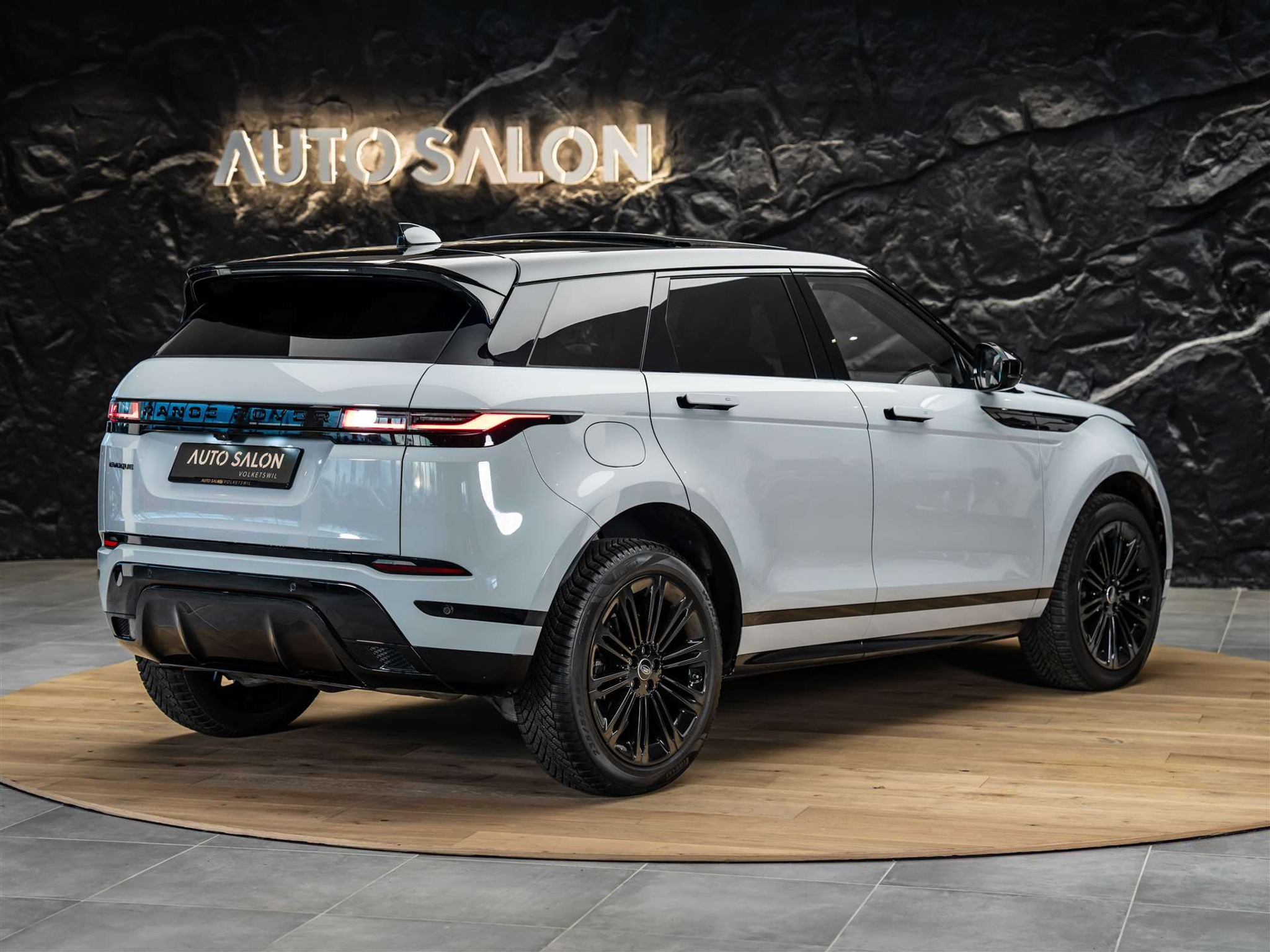 listing desktop thumbnail image 4