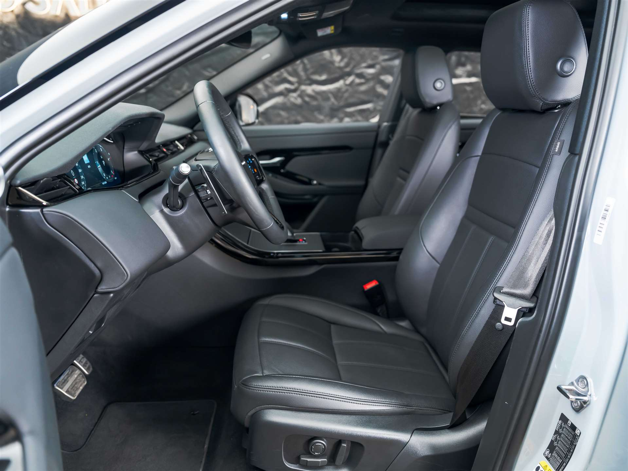 listing desktop thumbnail image 8